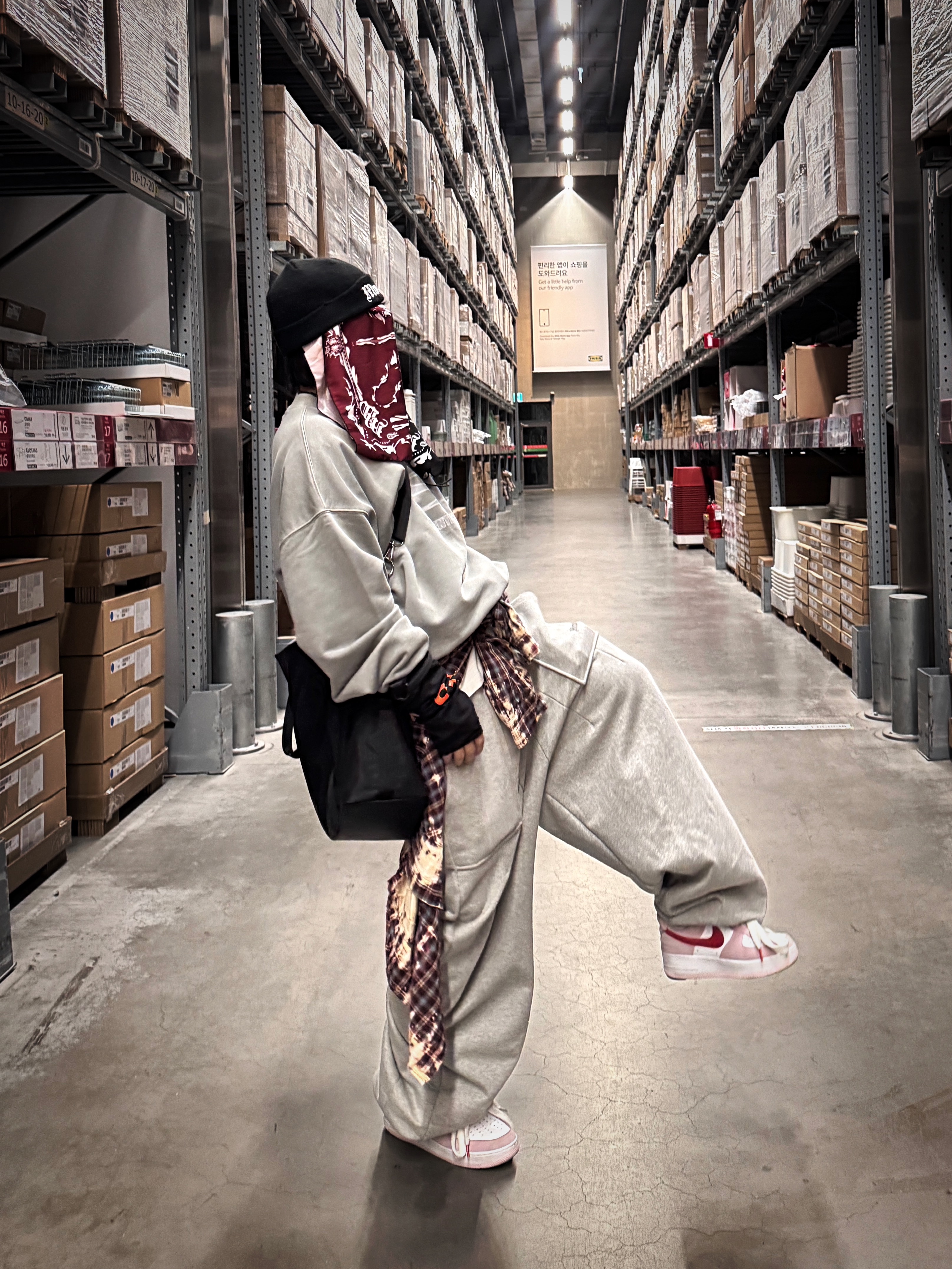 Nike Air Force 1 '07 QS Valentine's Day, Nos Couleurs Bleached Bite Shirts Burgundy 착용 스타일 - 2