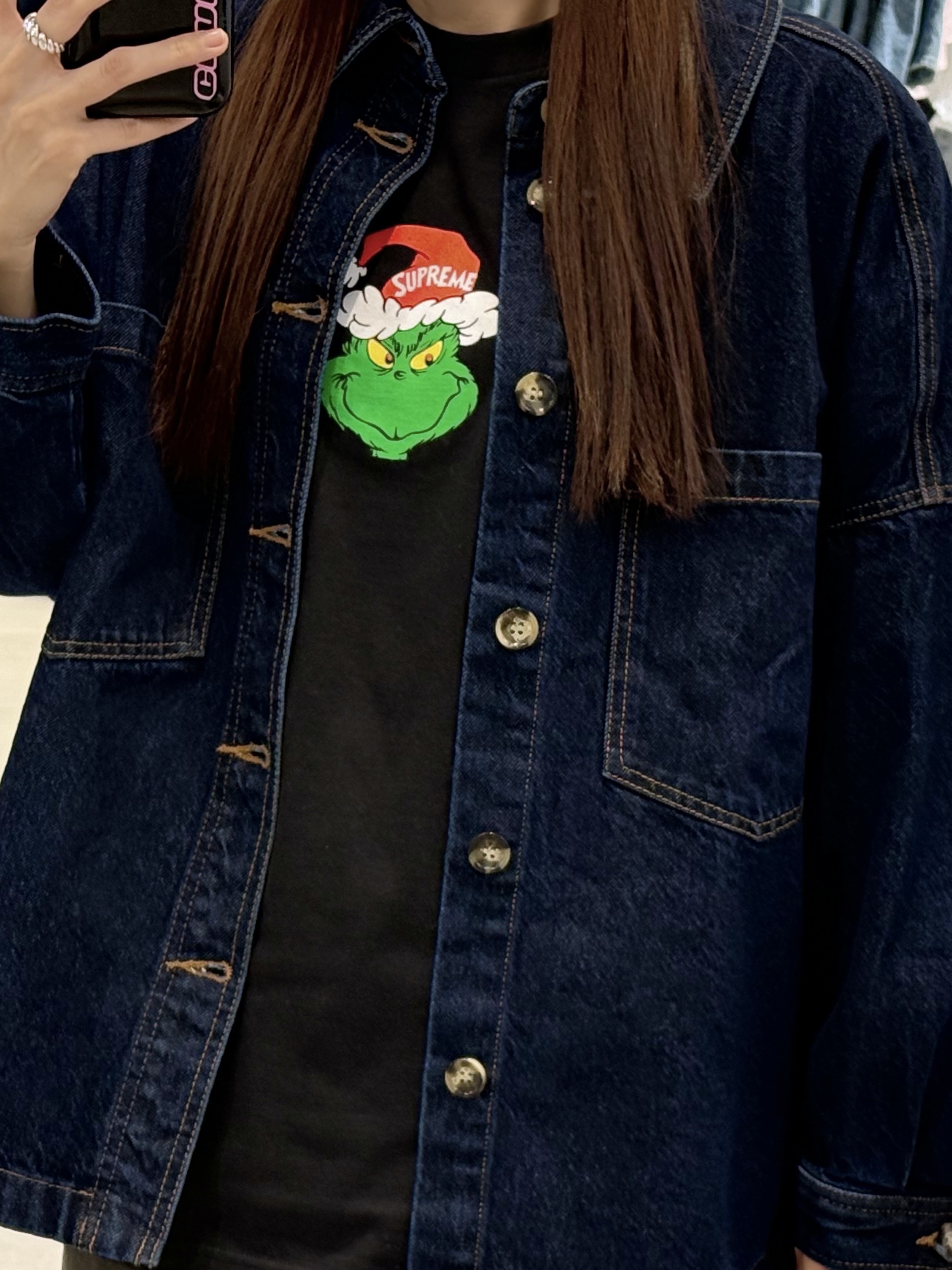 Supreme Grinch T-Shirt Black - 24FW, Nonenon Black Love Ring 착용 스타일 - 3