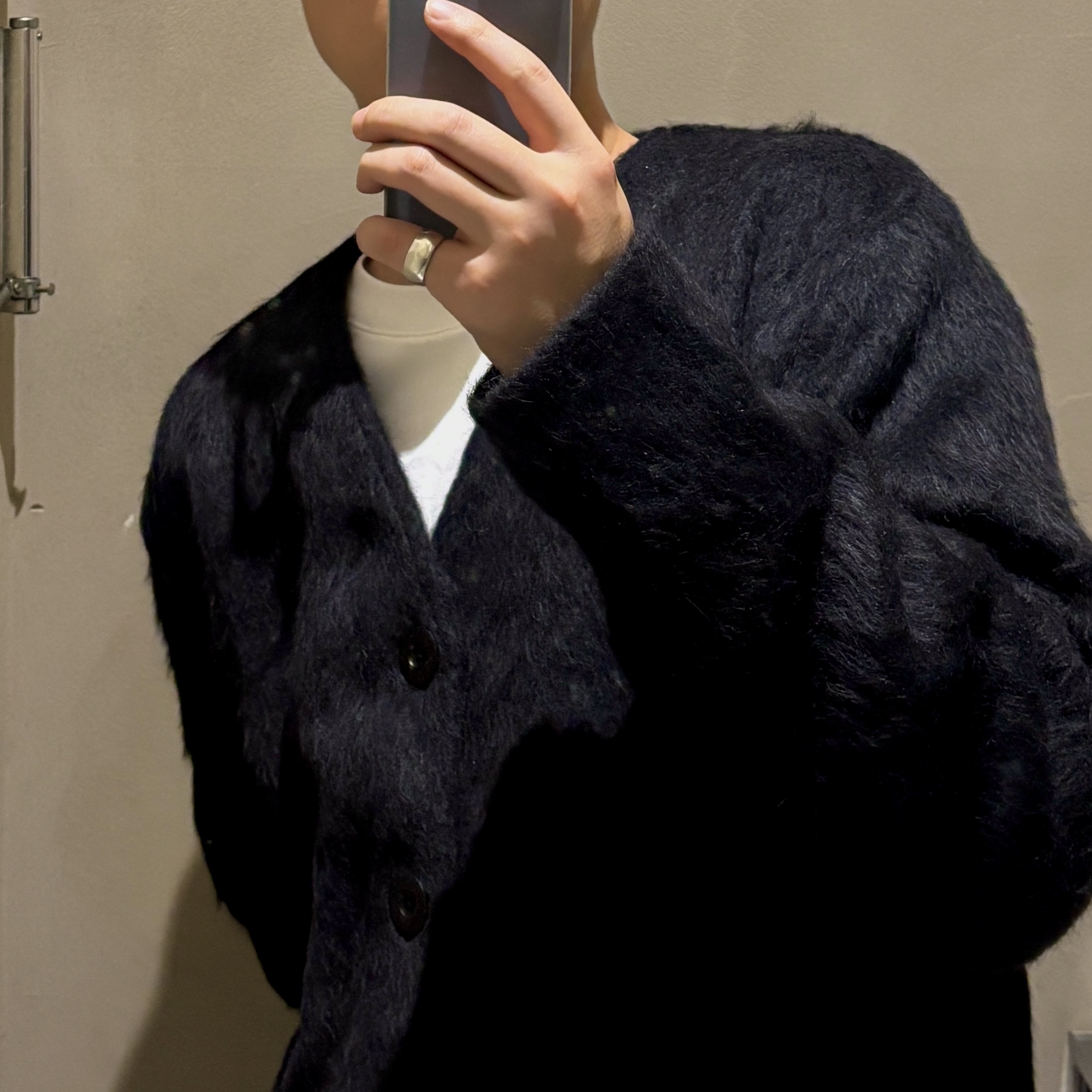 Our Legacy Cardigan Mohair Black 착용 스타일 - 2