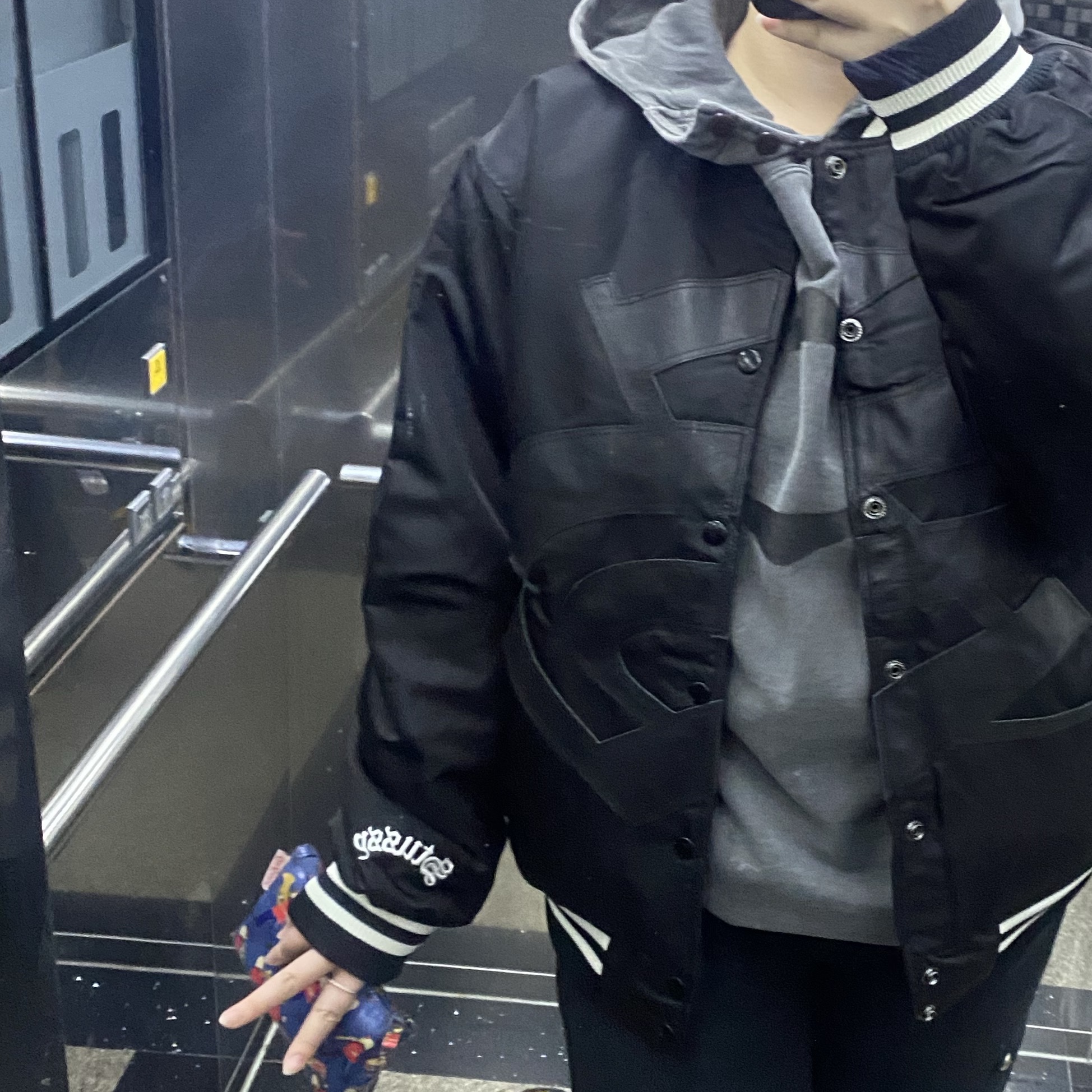 Stussy Stadium Jacket Gothic S Black, (W) Mischief Rhombus Side Button Up Hoodie Washed Charcoal 착용 스타일