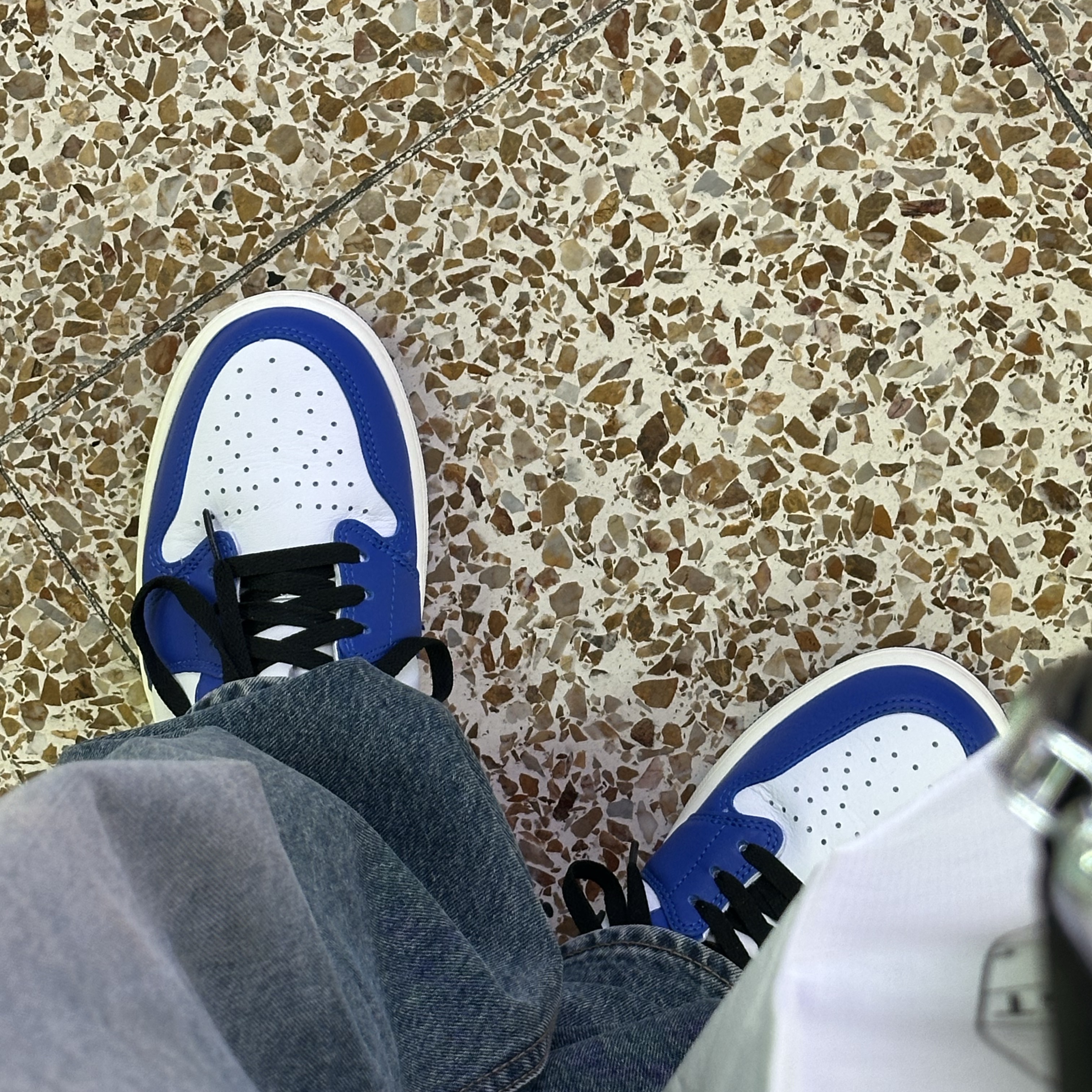 (W) Jordan 1 x Travis Scott Retro Low OG SP Canary, Jordan 1 Retro Low OG Game Royal 착용 스타일 - 4