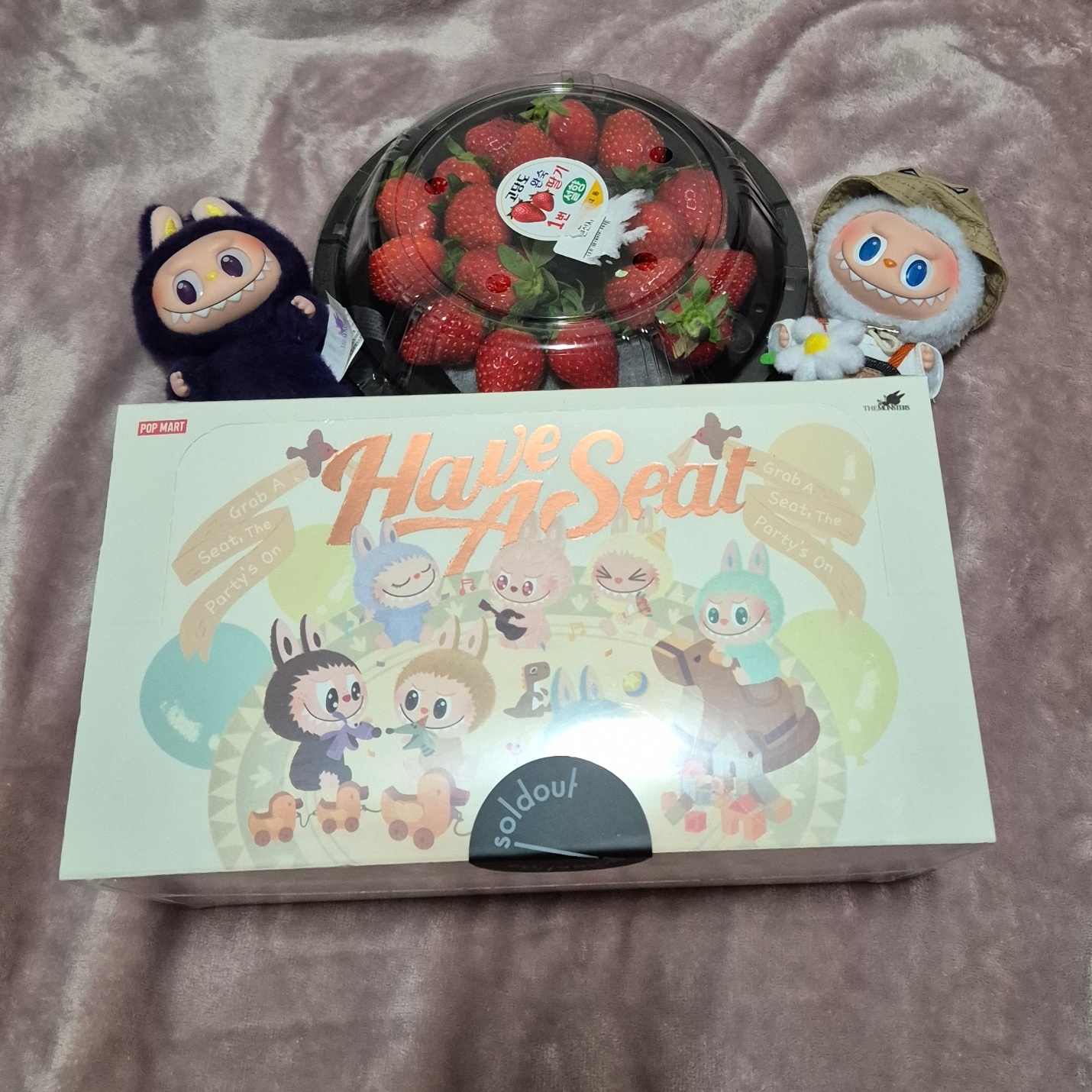 Pop Mart Labubu x Pronounce Lucky Fairy Toy Keyring, Pop Mart Fall In Wild Labubu Series Toy Keyring 착용 스타일 - 3