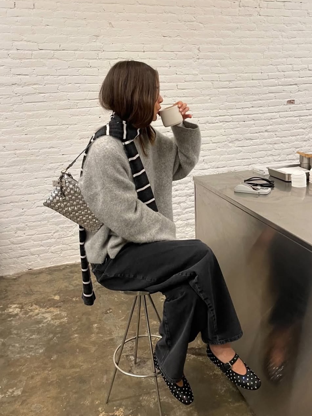 Maison Kitsune Baby Alpaca Striped Muffler Bottle Green Grey Blue Charcoal, Maison Kitsune Rugby Stripes Muffler Ink Blue Khaki Rugby Stripe 착용 스타일 - 4