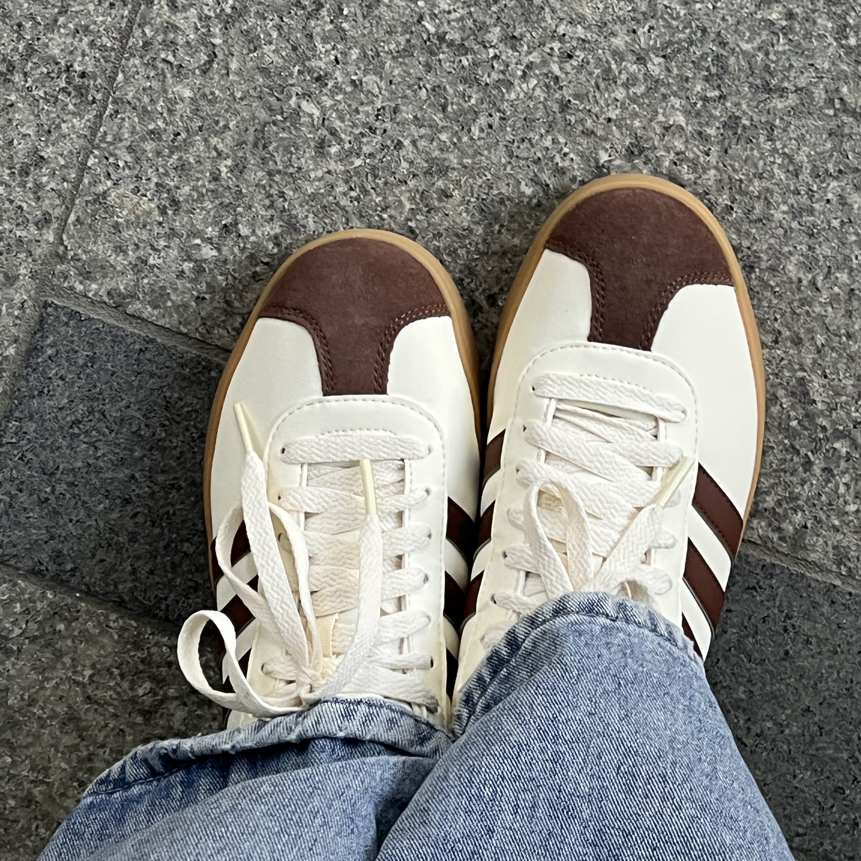 Adidas VL Court 2.0 Cream Brown 착용 스타일