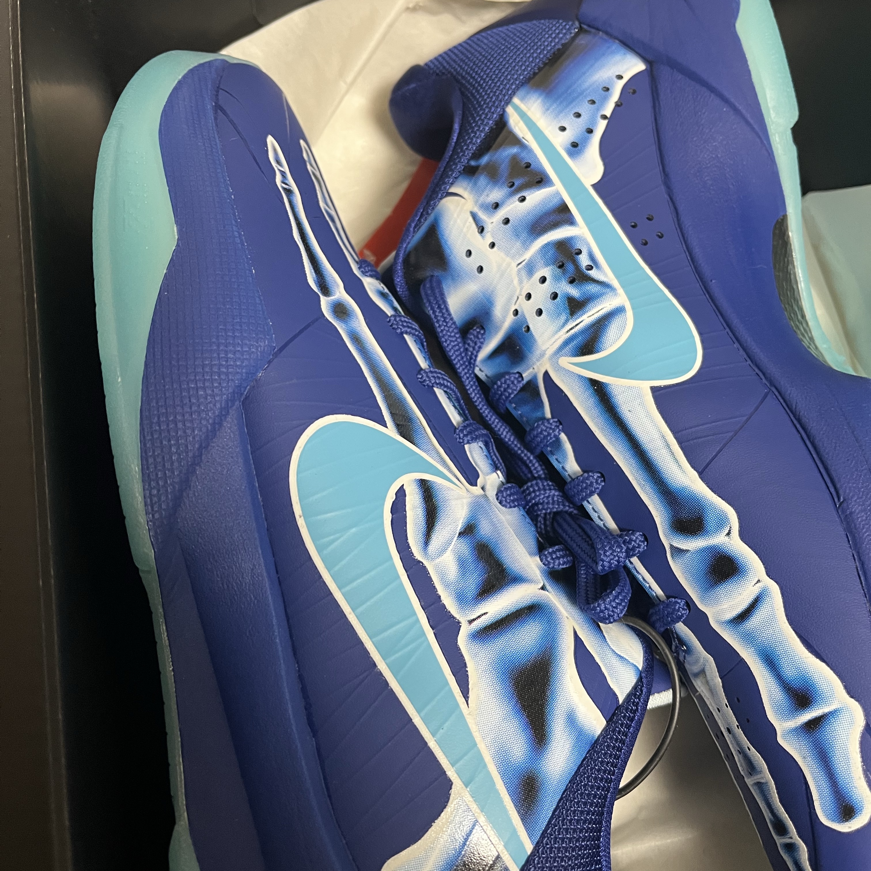 Nike Kobe 5 Protro Deep Royal Blue 착용 스타일