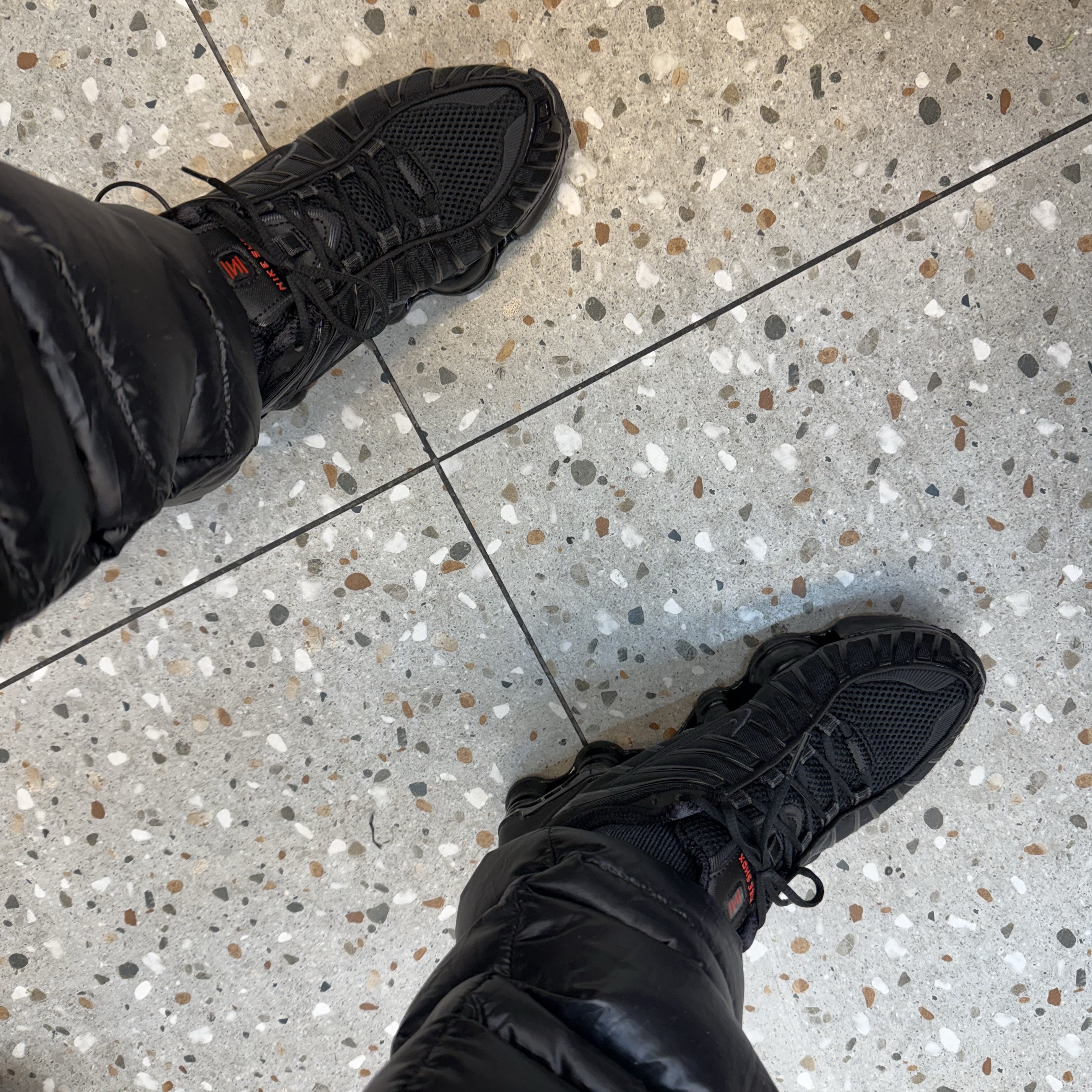 (W) Nike Shox TL Black and Max Orange 착용 스타일