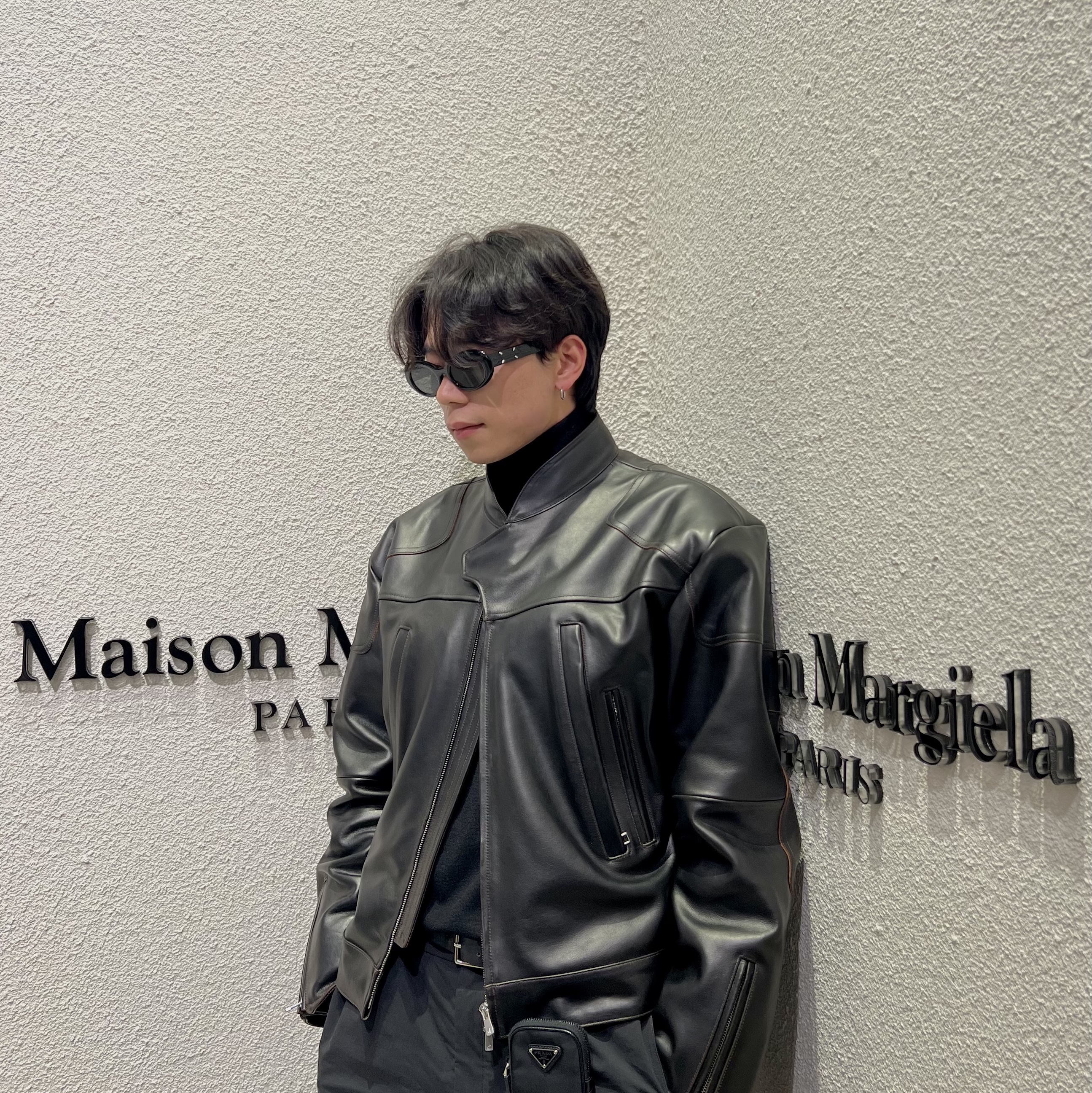 Gentle Monster x Maison Margiela MM107 Black Black 착용 스타일 - 1
