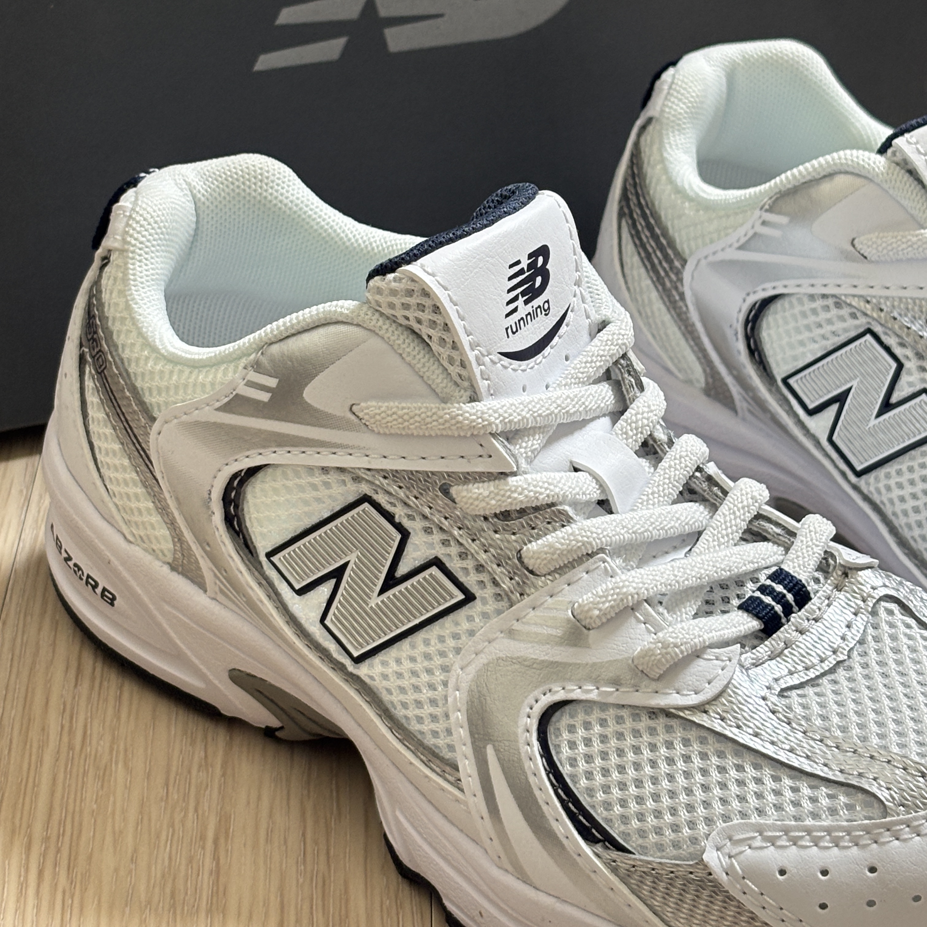 (PS) New Balance 530 White - W Wide 착용 스타일 - 2