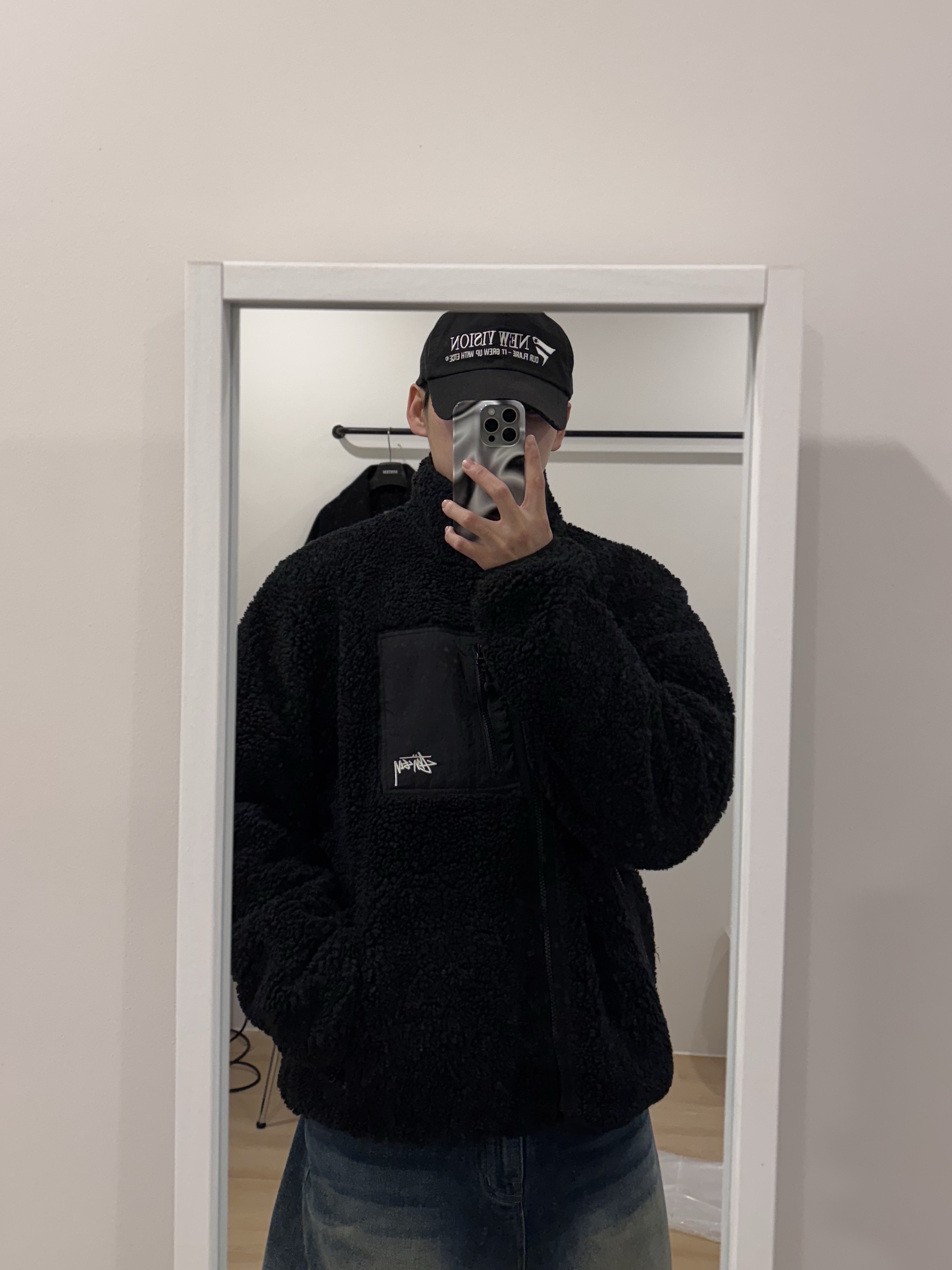 Stussy Sherpa Reversible Jacket Black 착용 스타일 - 2
