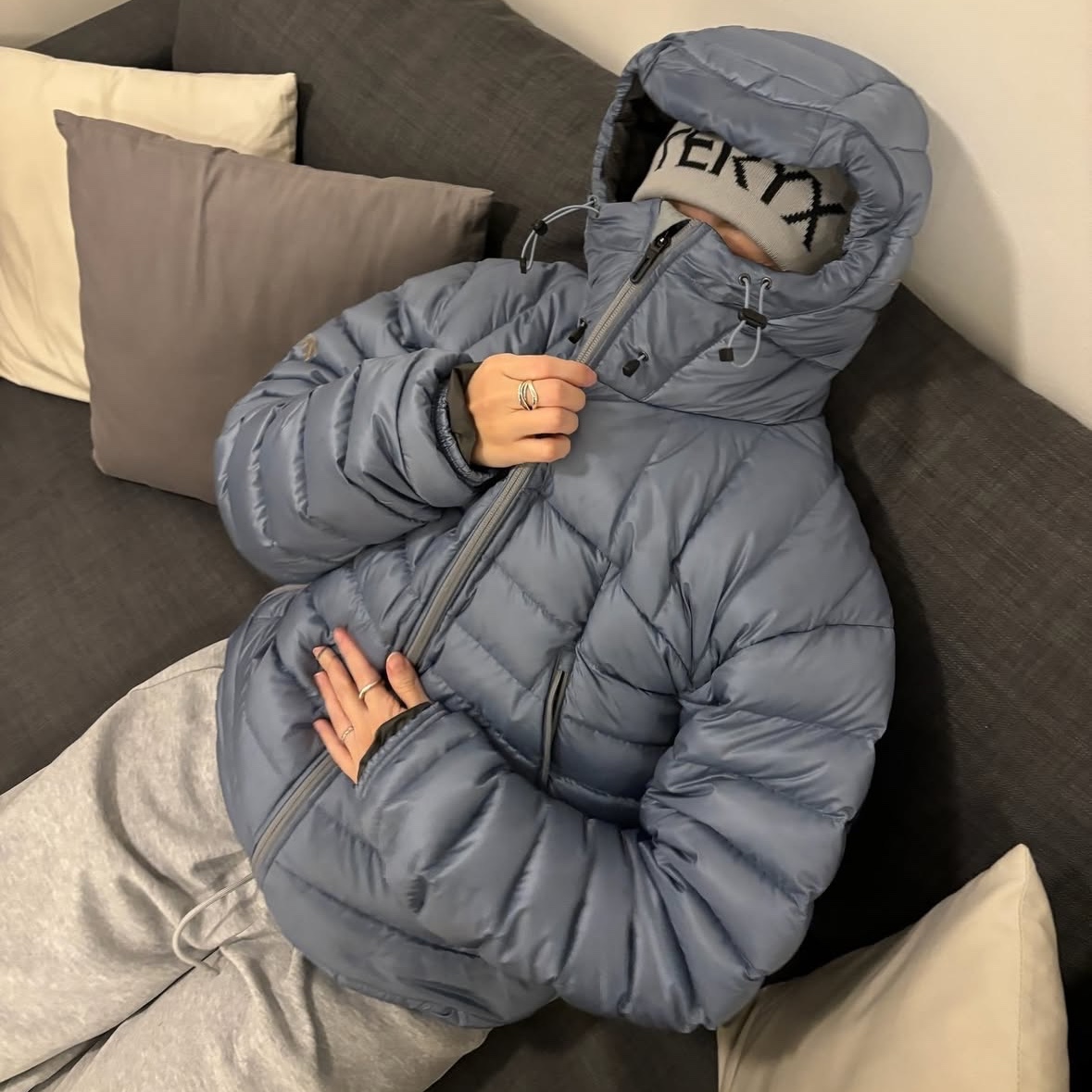 Descente Allterrain x JJJJound Down Jacket Storm Blue 착용 스타일