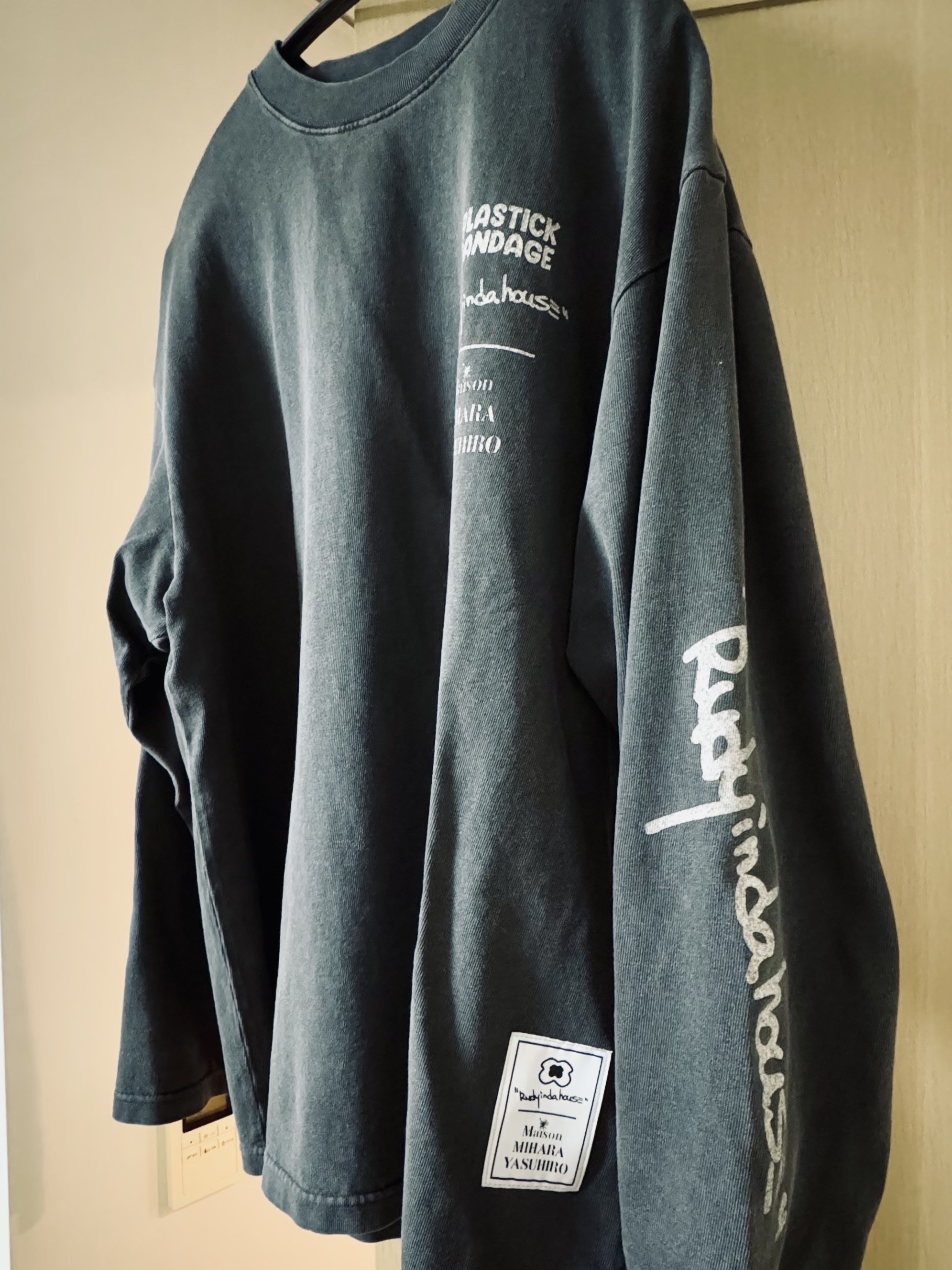 PB X Mihara Yasuhiro Long Sleeve Pigment Black 착용 스타일 - 2