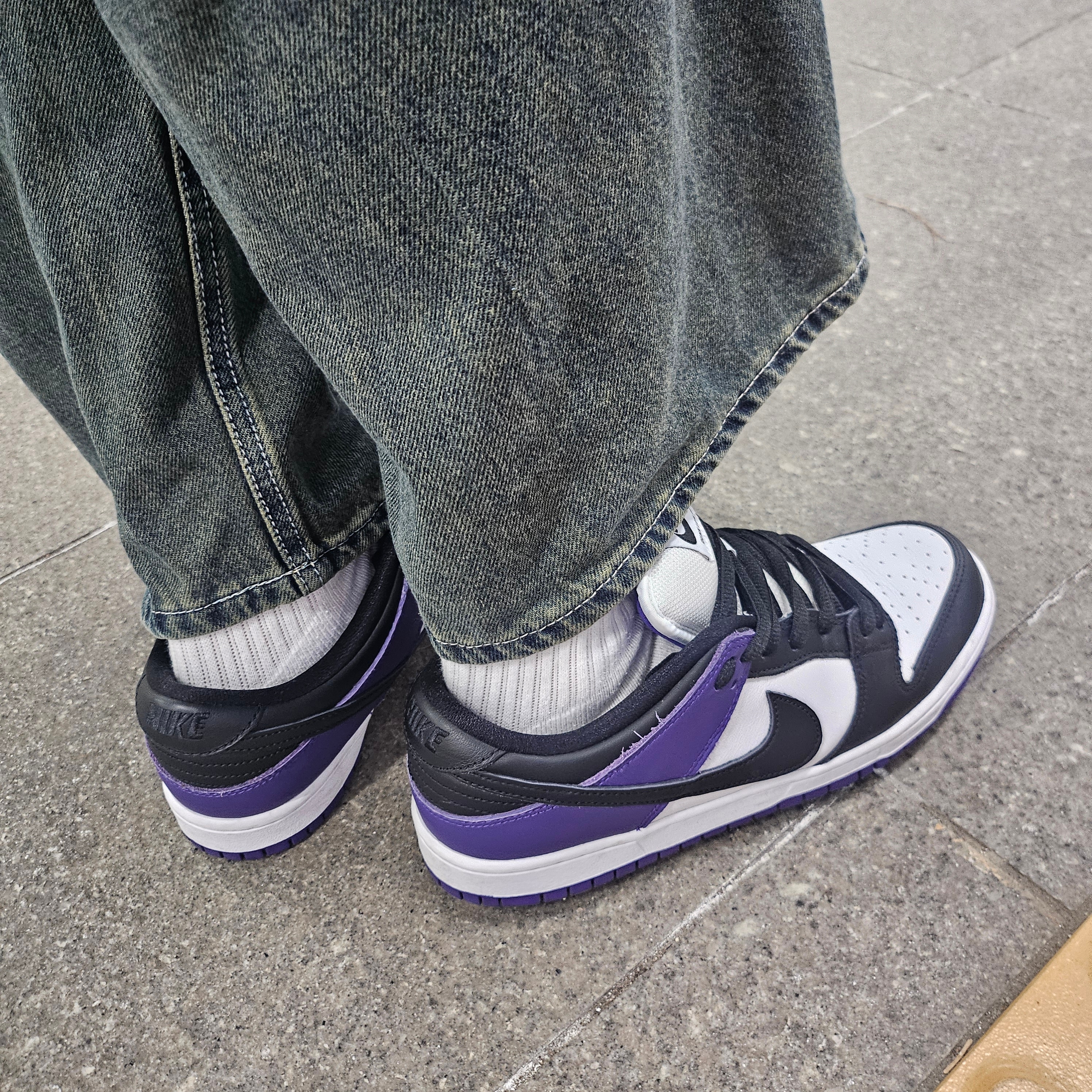 Nike SB Dunk Low Pro Court Purple 착용 스타일 - 2