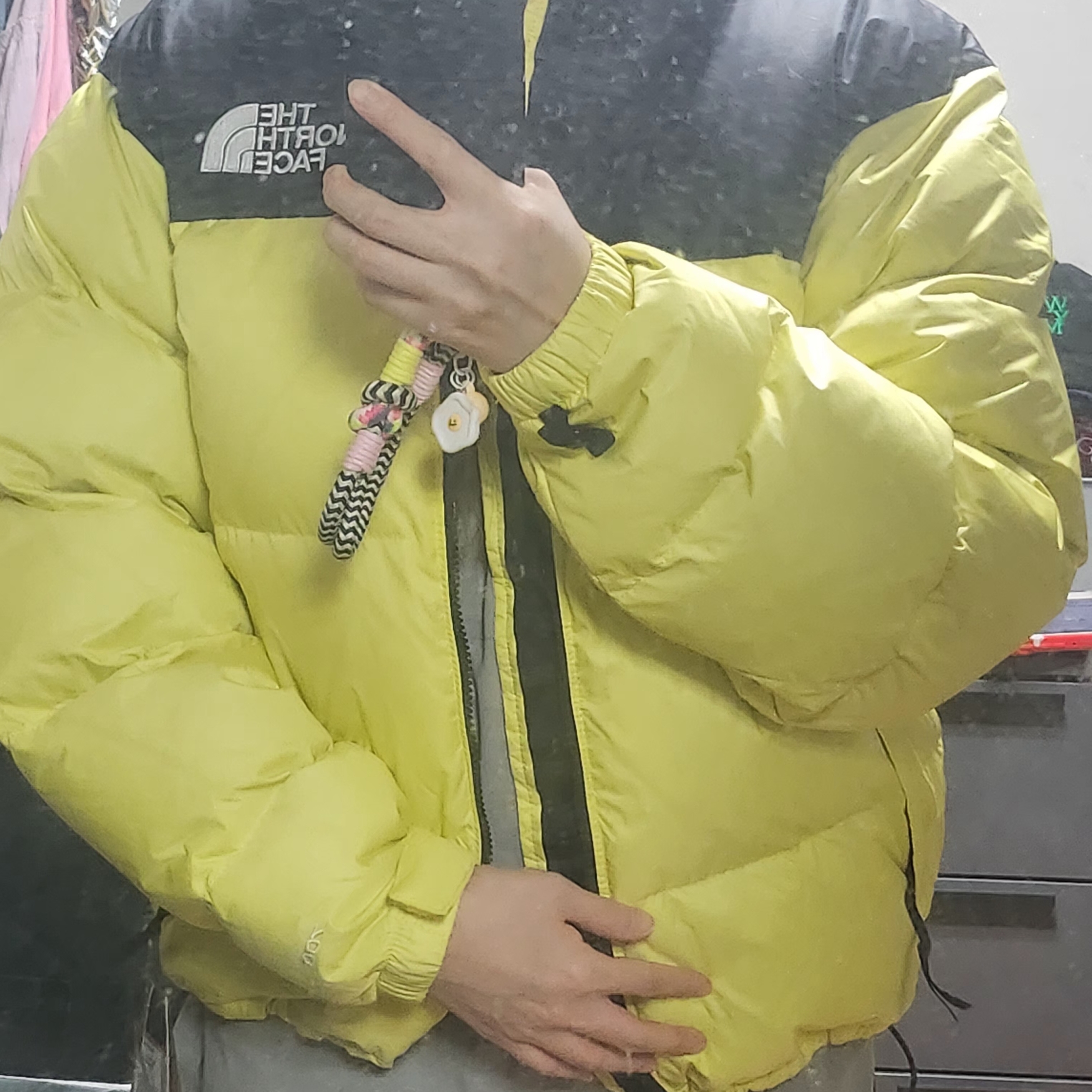 The North Face 1996 Retro Nuptse Jacket Yellowtail 착용 스타일