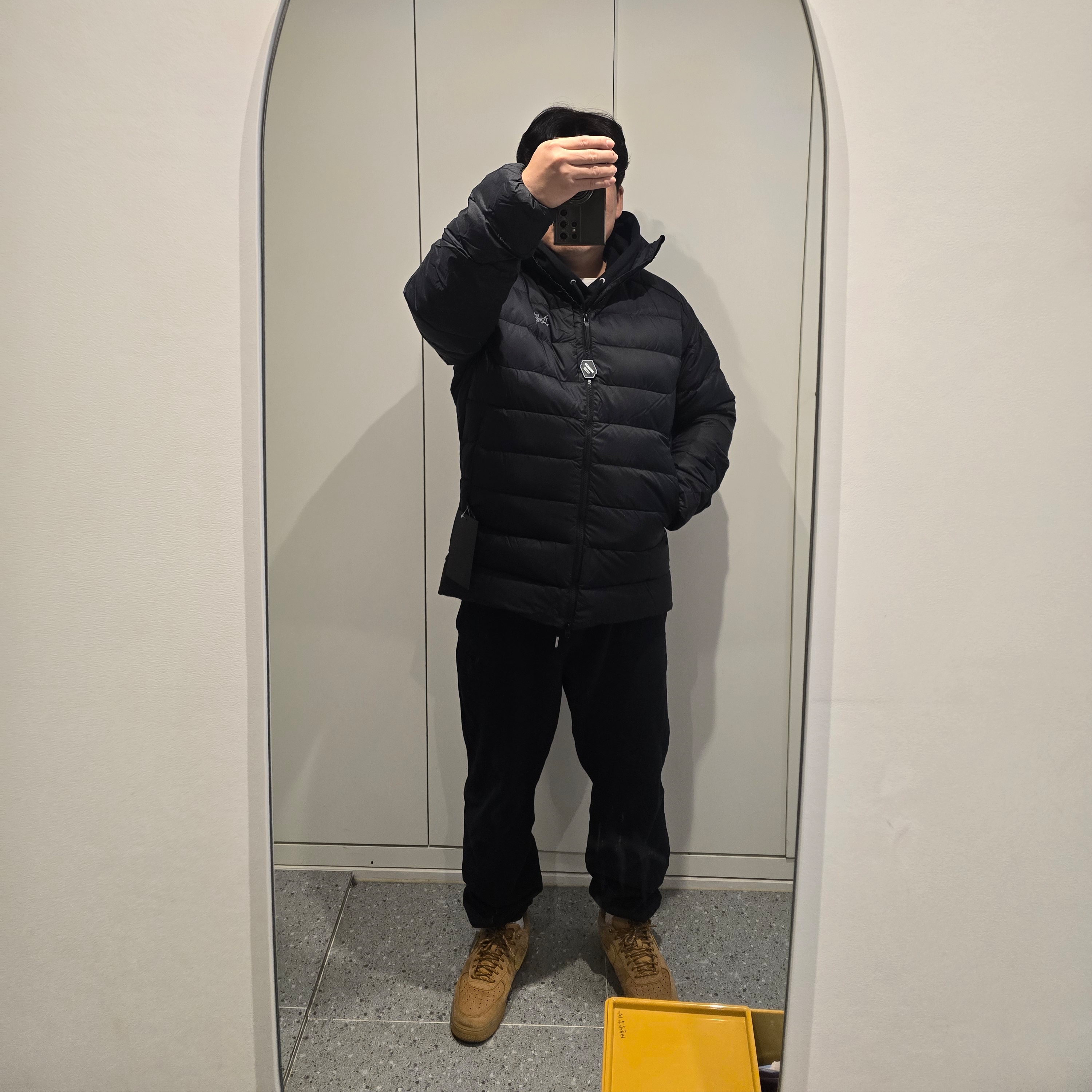 Arc'teryx Thorium Hoody Black 착용 스타일 - 1