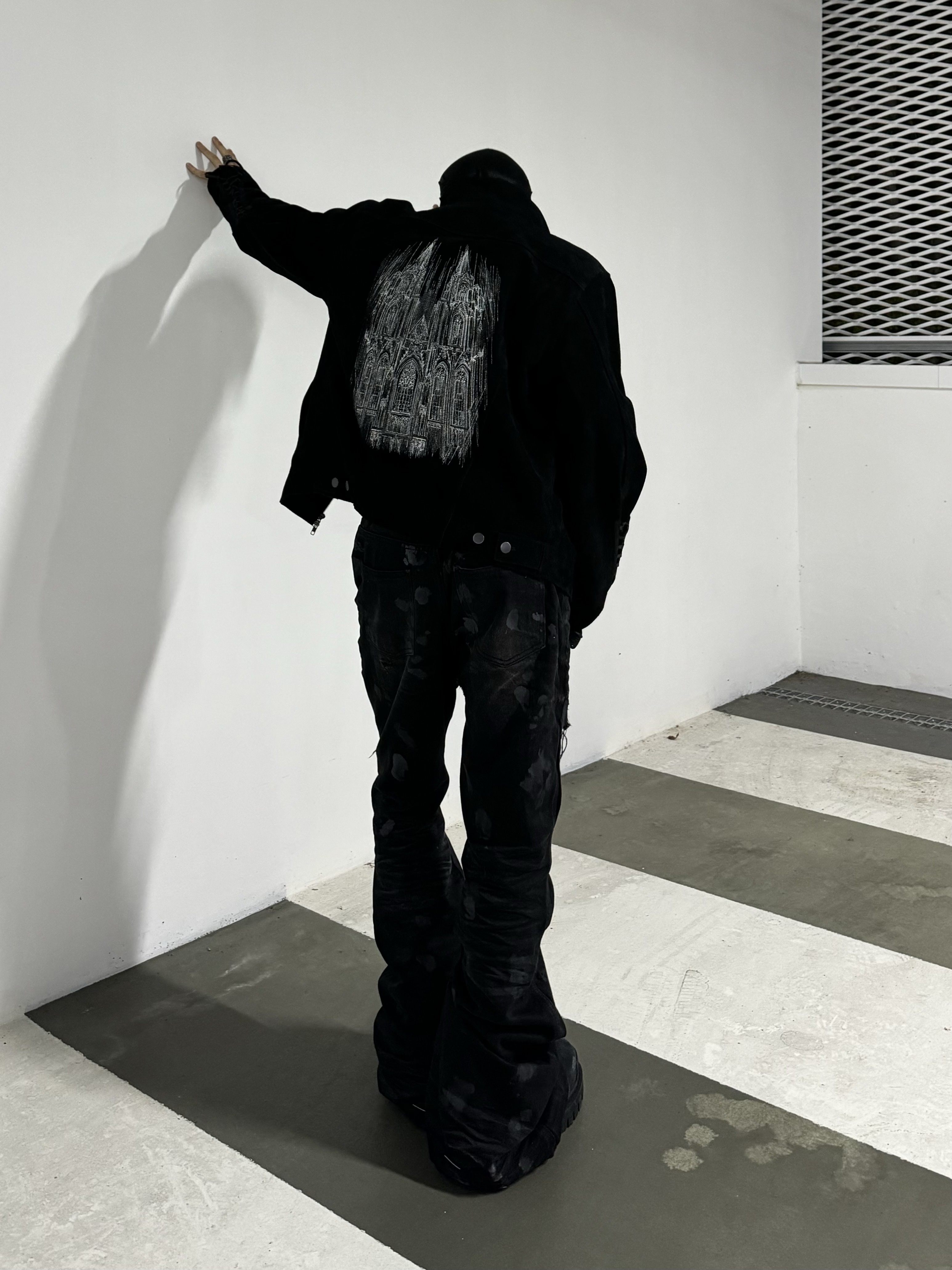 Balenciaga Combat Strike 20mm Boots Black 착용 스타일 - 1