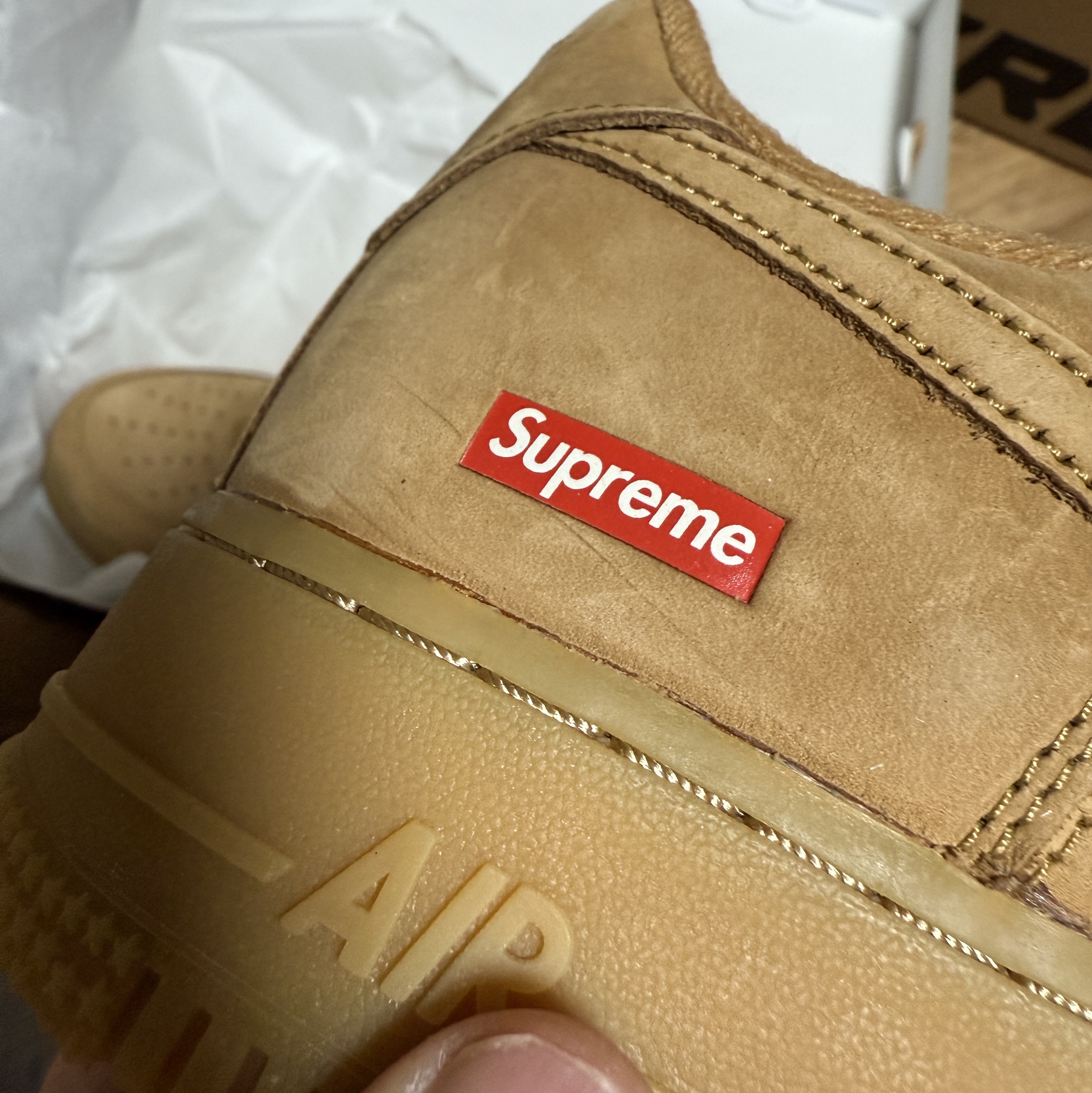 Nike x Supreme Air Force 1 Low Flax 착용 스타일