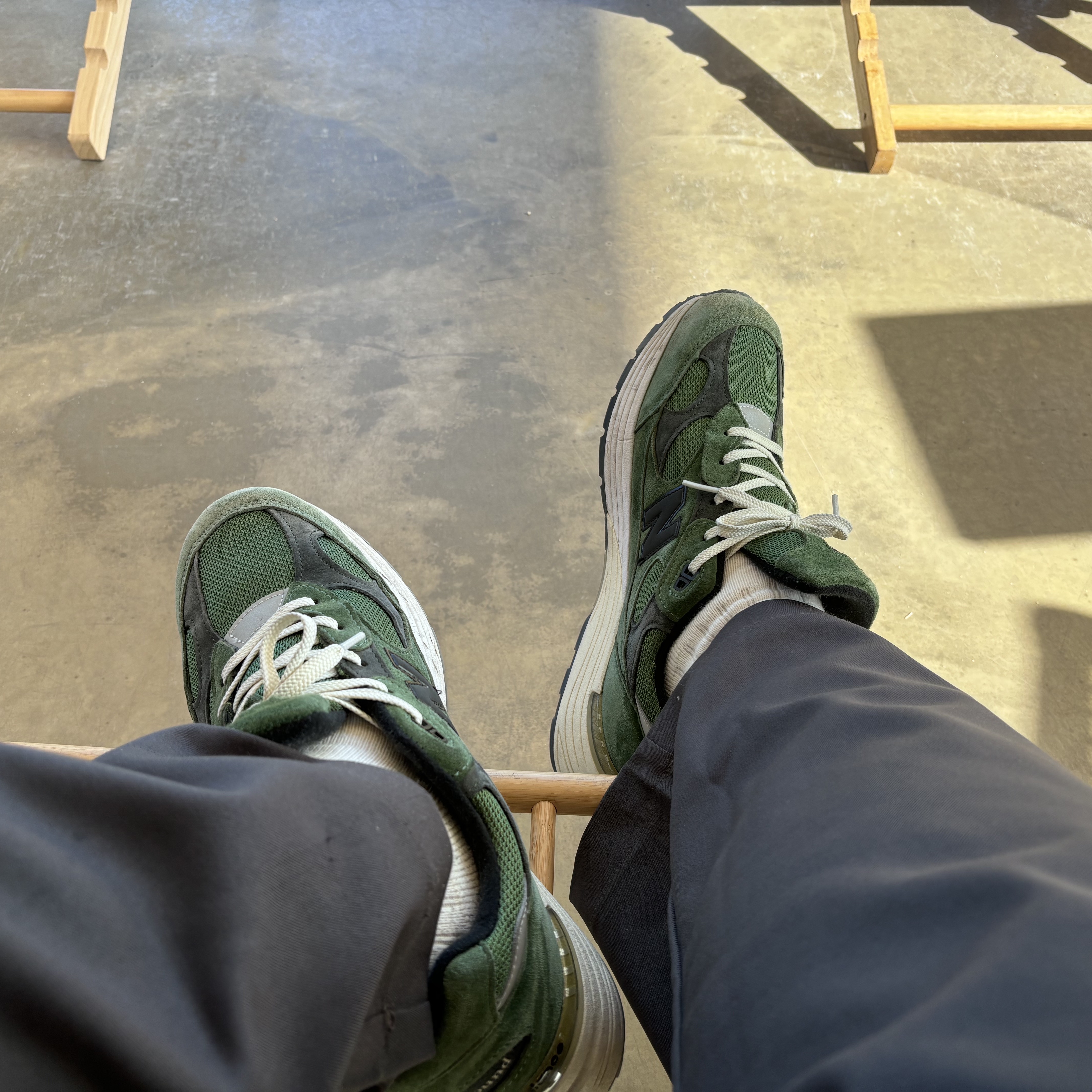 New Balance x JJJJound 992 Made in USA Mossy Green 착용 스타일
