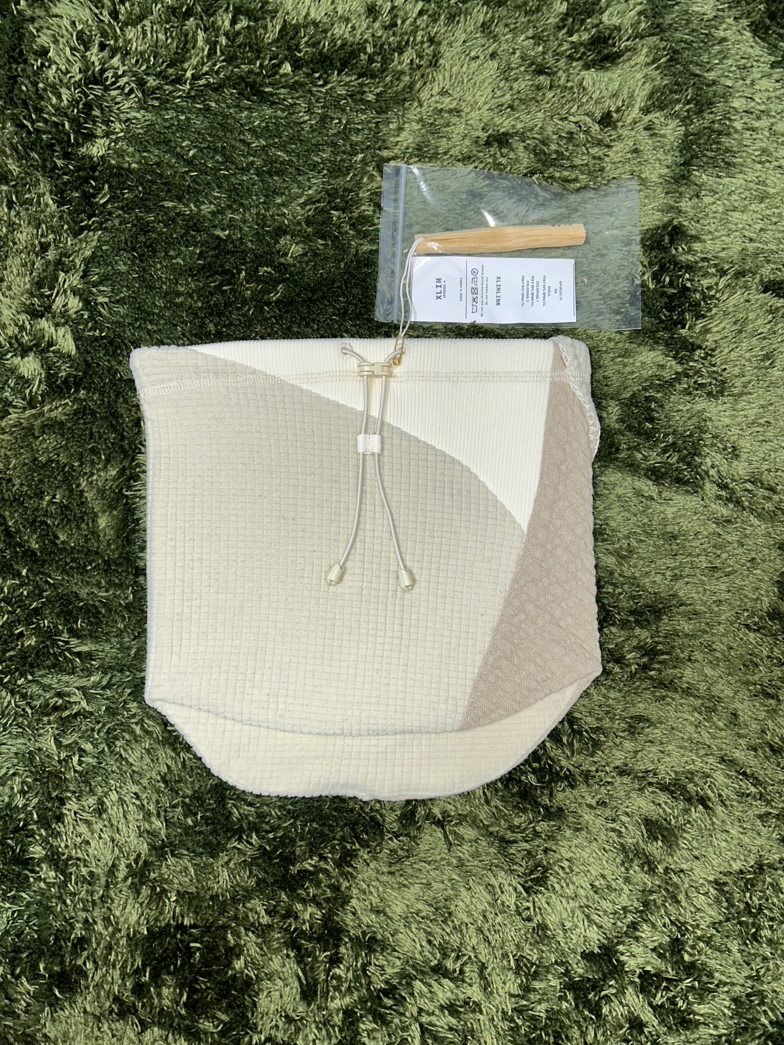 Xlim Ep.4 01 Neck Warmmer Ivory 착용 스타일 - 2