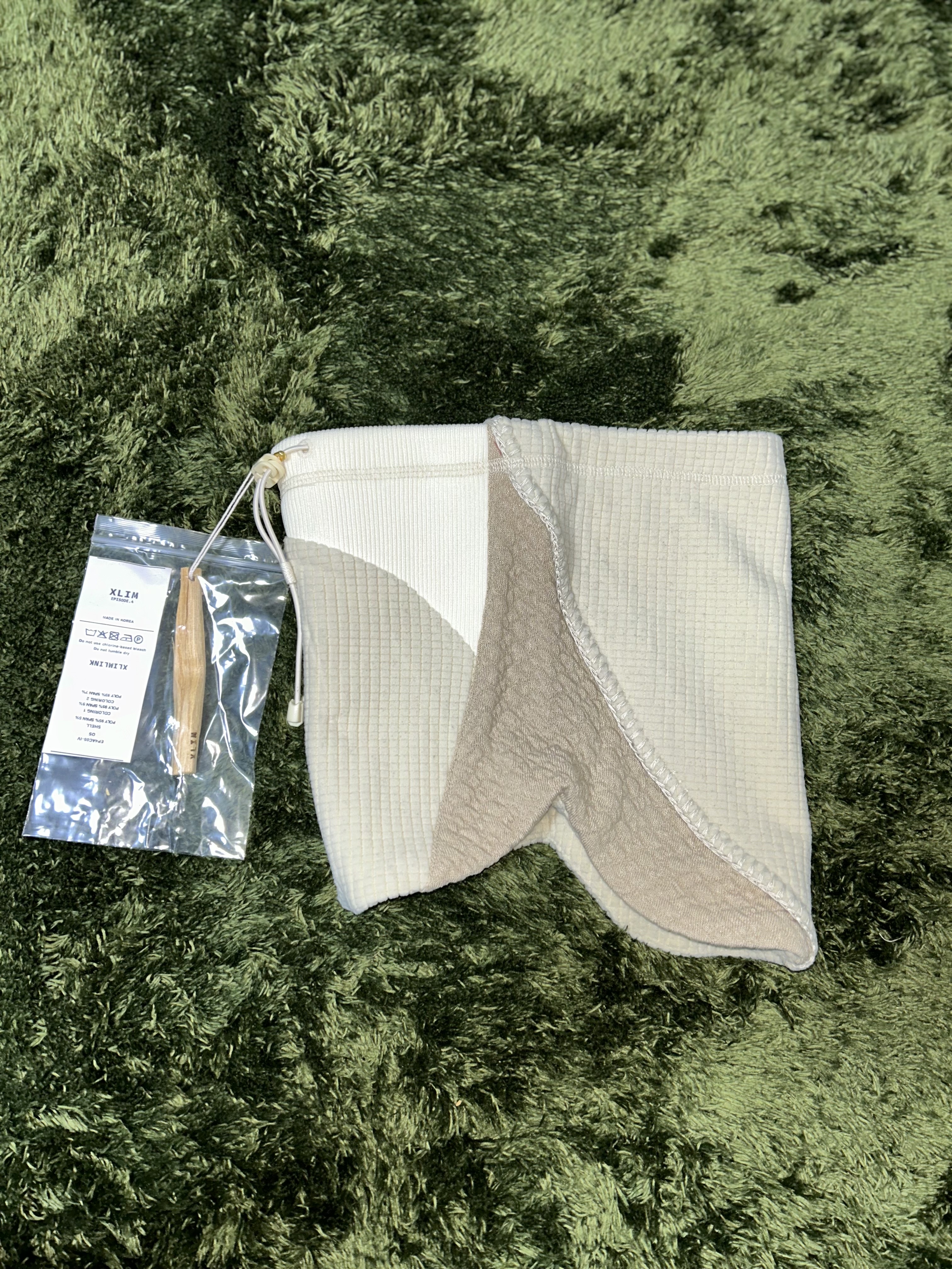 Xlim Ep.4 01 Neck Warmmer Ivory 착용 스타일 - 3