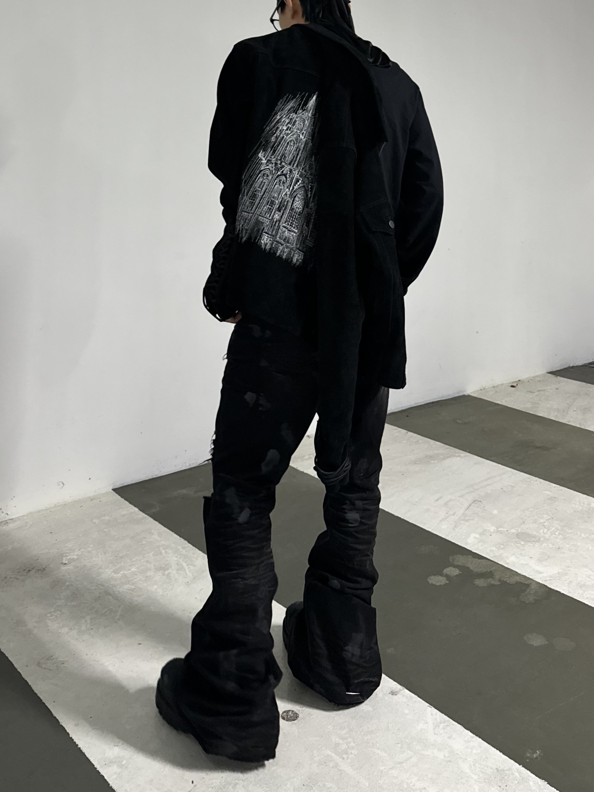 Balenciaga Combat Strike 20mm Boots Black 착용 스타일 - 2