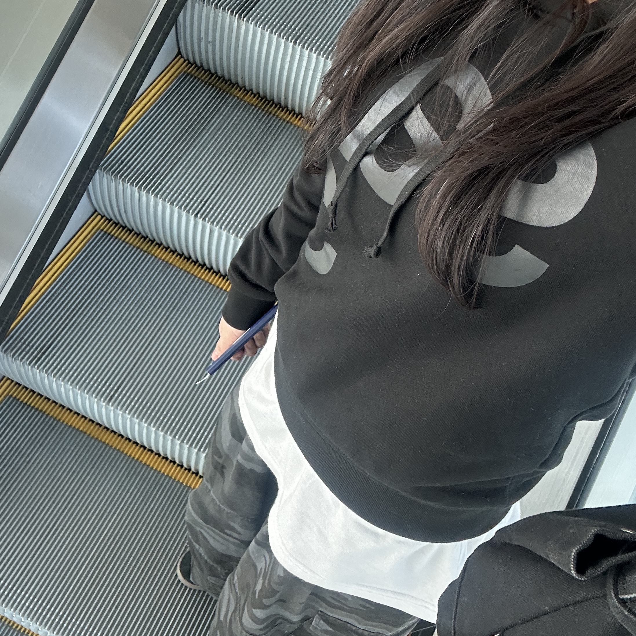 [KREAM 단독] Safarispot Women 1/2 Basic Safari Hoodie Black 착용 스타일