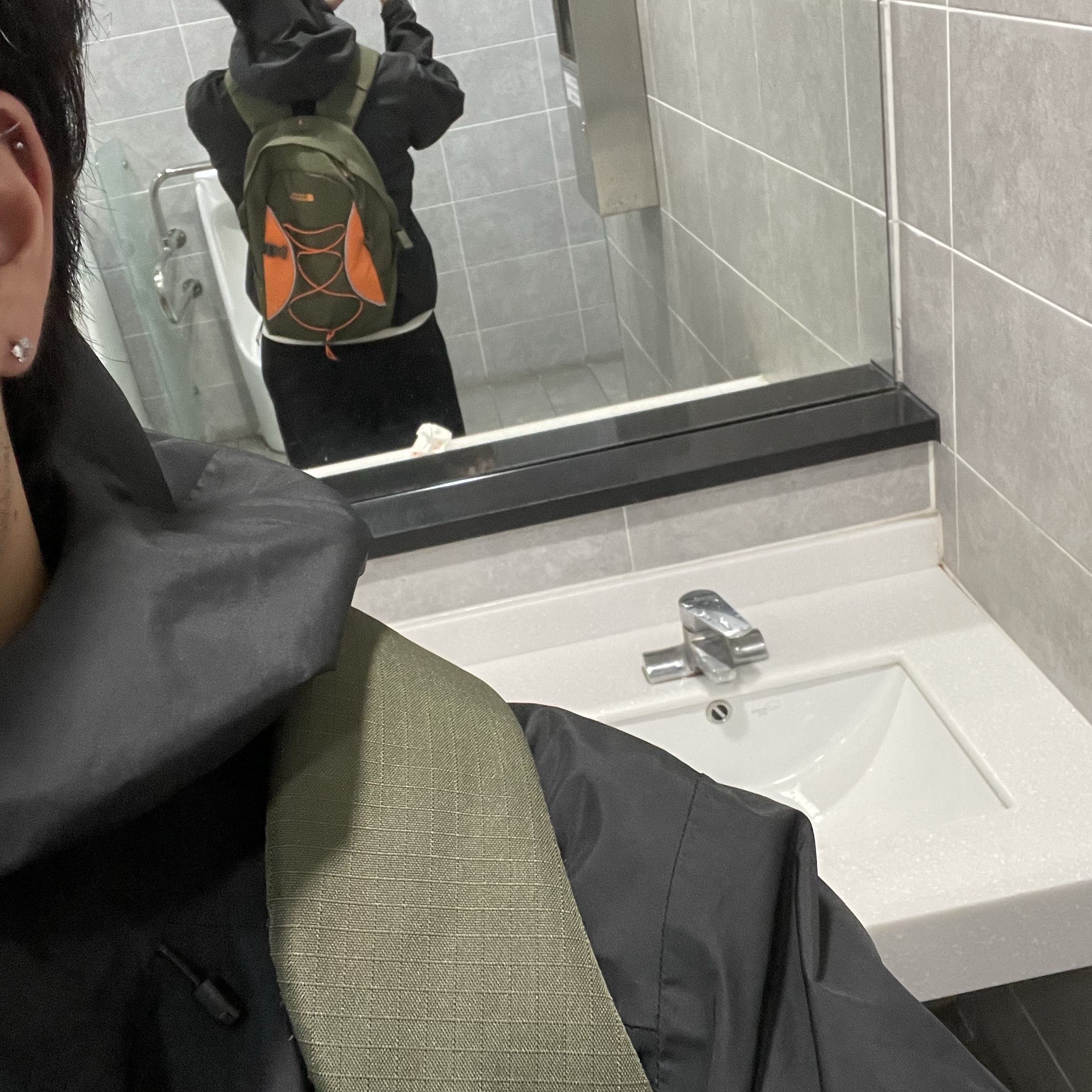 Arc'teryx Beta Jacket Black, Nike Air Max Dn Black Grey 착용 스타일 - 2