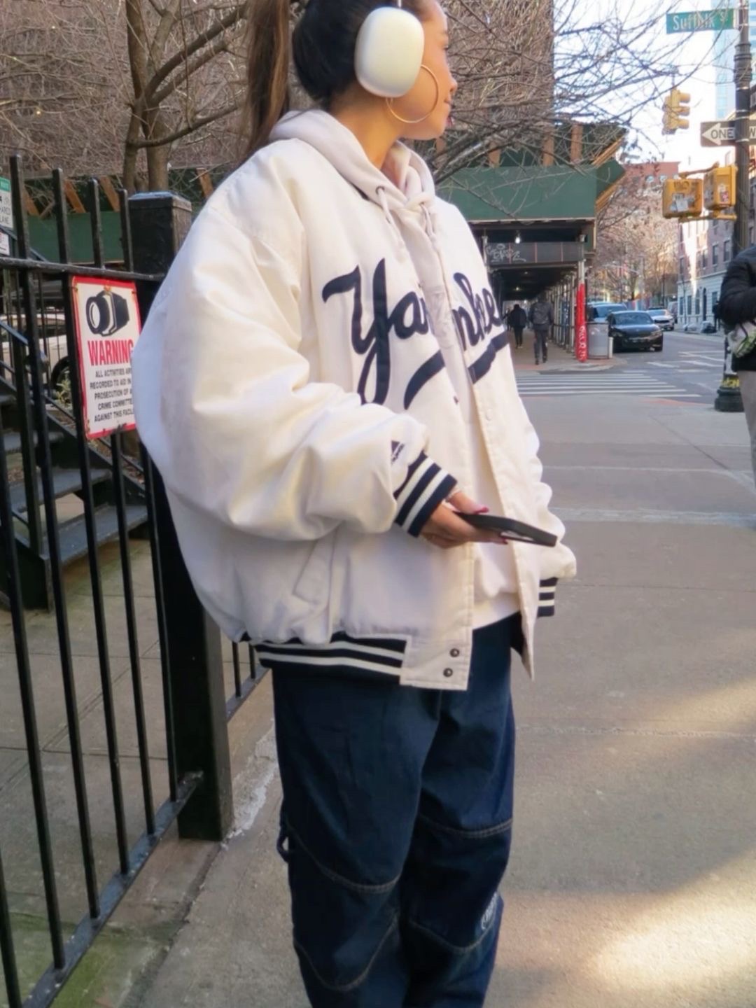 Stussy Competition Varsity Jacket Blue, Vandy The Pink Racing Varsity Jacket Natural 착용 스타일 - 3