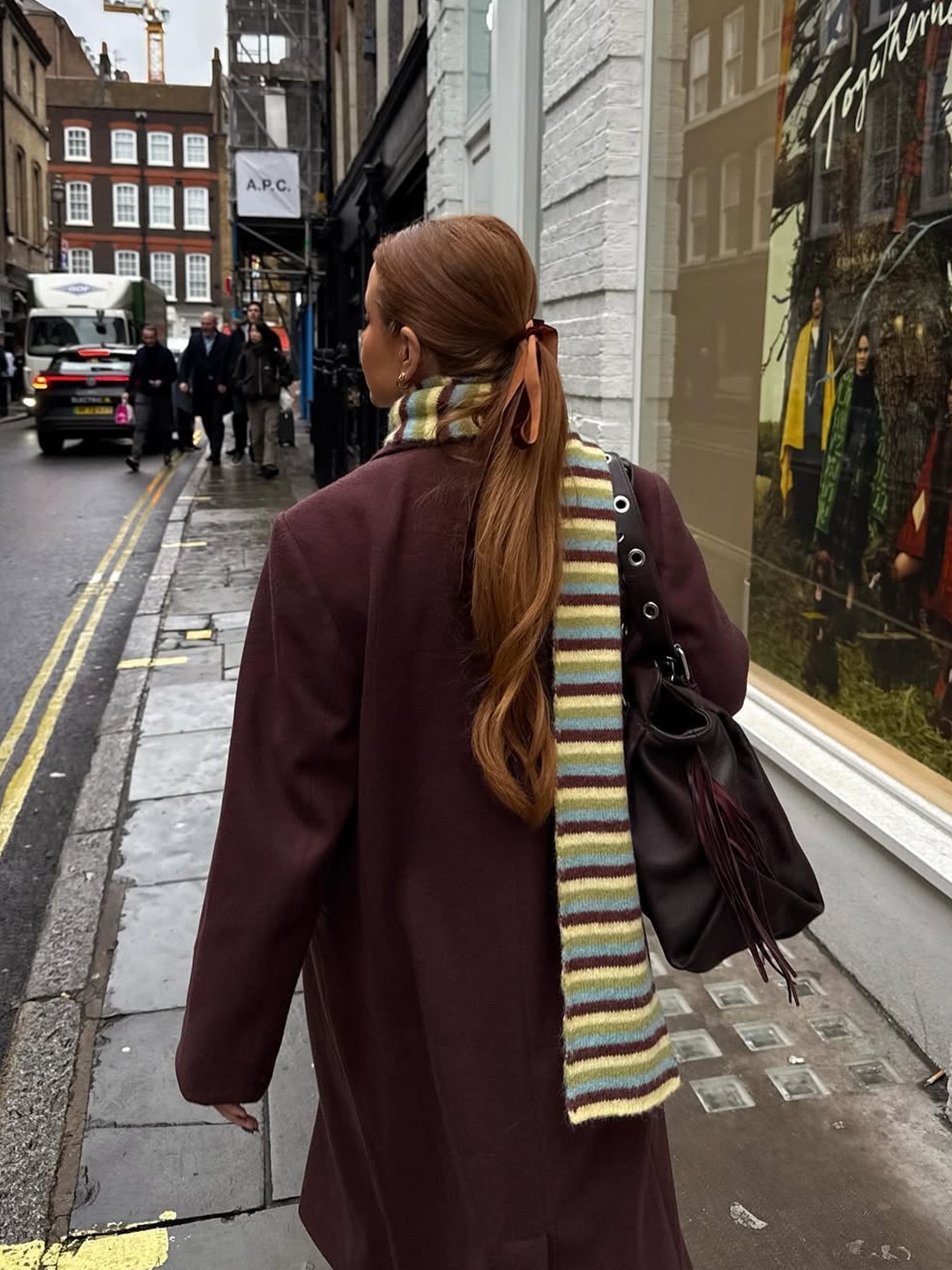 Maison Kitsune Baby Alpaca Striped Muffler Bottle Green Grey Blue Charcoal, Maison Kitsune Rugby Stripes Muffler Ink Blue Khaki Rugby Stripe 착용 스타일 - 2