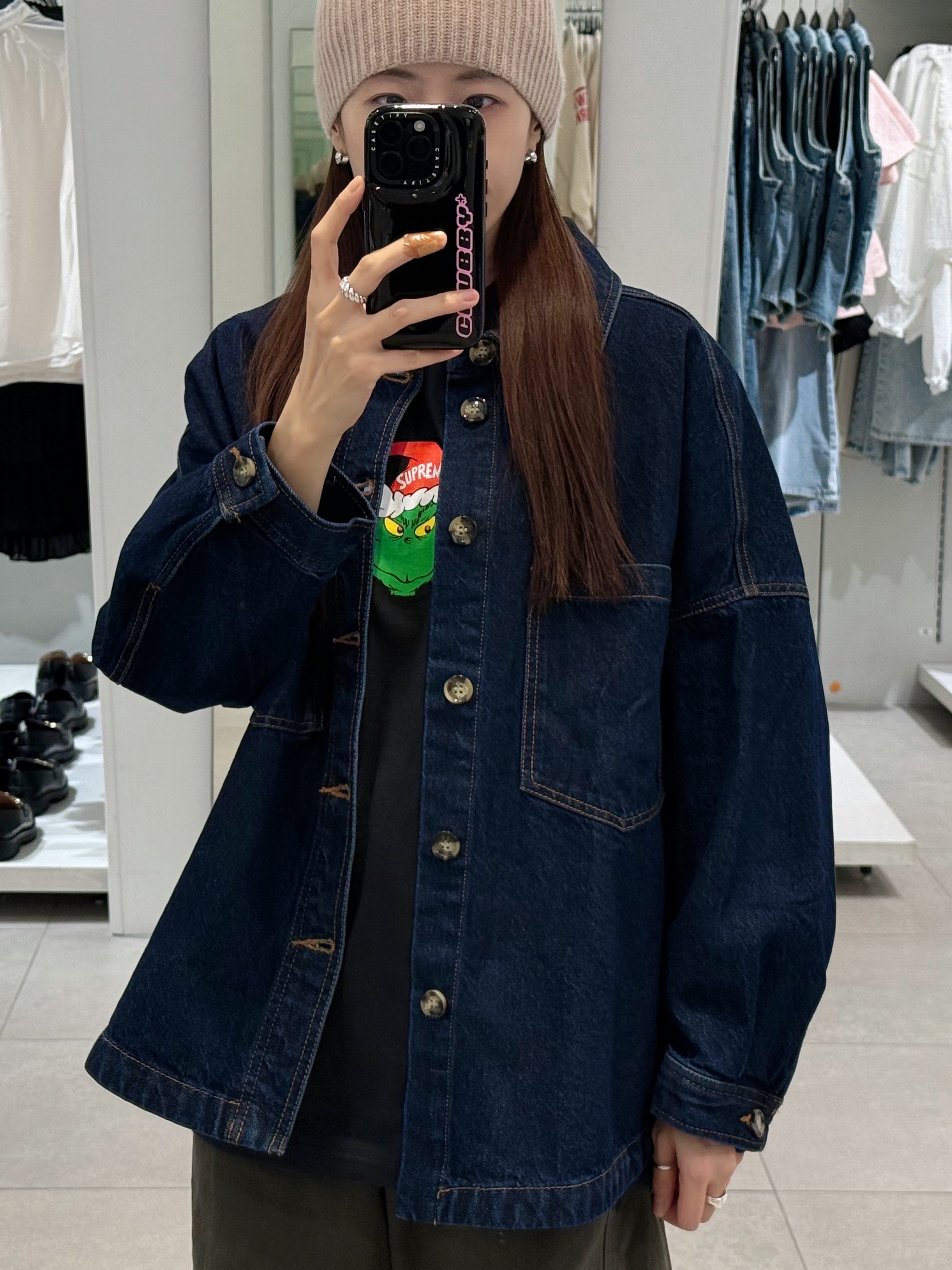 Supreme Grinch T-Shirt Black - 24FW, Nonenon Black Love Ring 착용 스타일 - 1