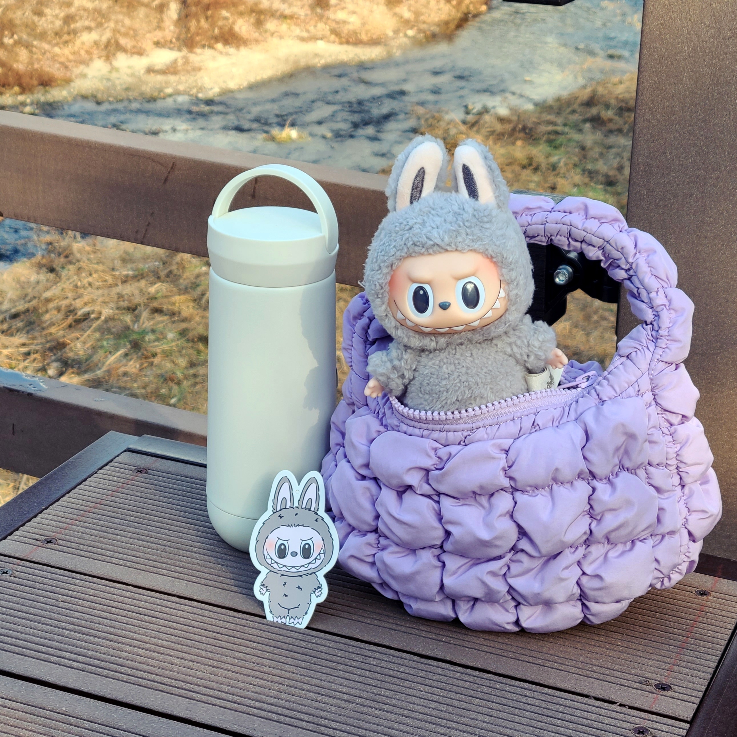 Pop Mart The Monsters Labubu Tasty Macarons Series Sealed Case (6 Blind Boxes), Pop Mart Labubu The Monsters Labubu Tasty Macarons Series Sesame Bean Keyring (Opened Case) 착용 스타일 - 1