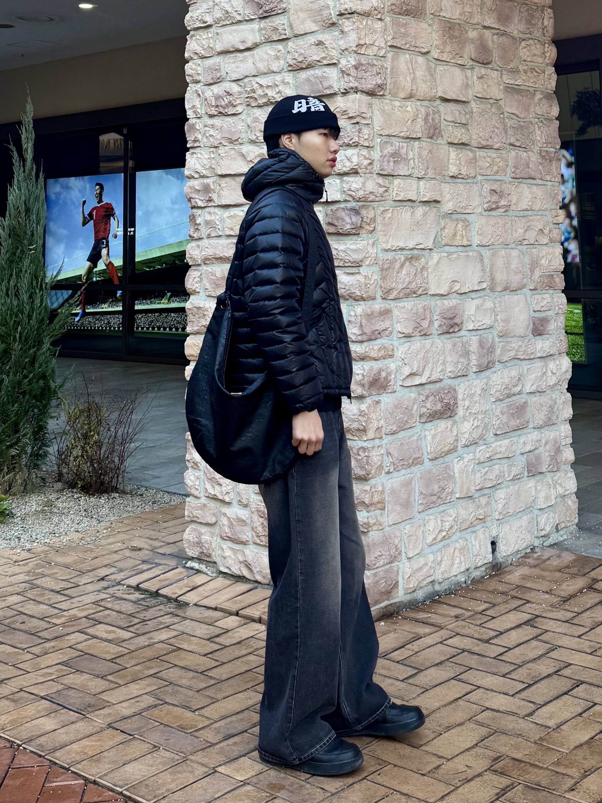 Darkr8m Studio Beanie Black, Nike x Supreme Air Force 1 Low Black 착용 스타일 - 2