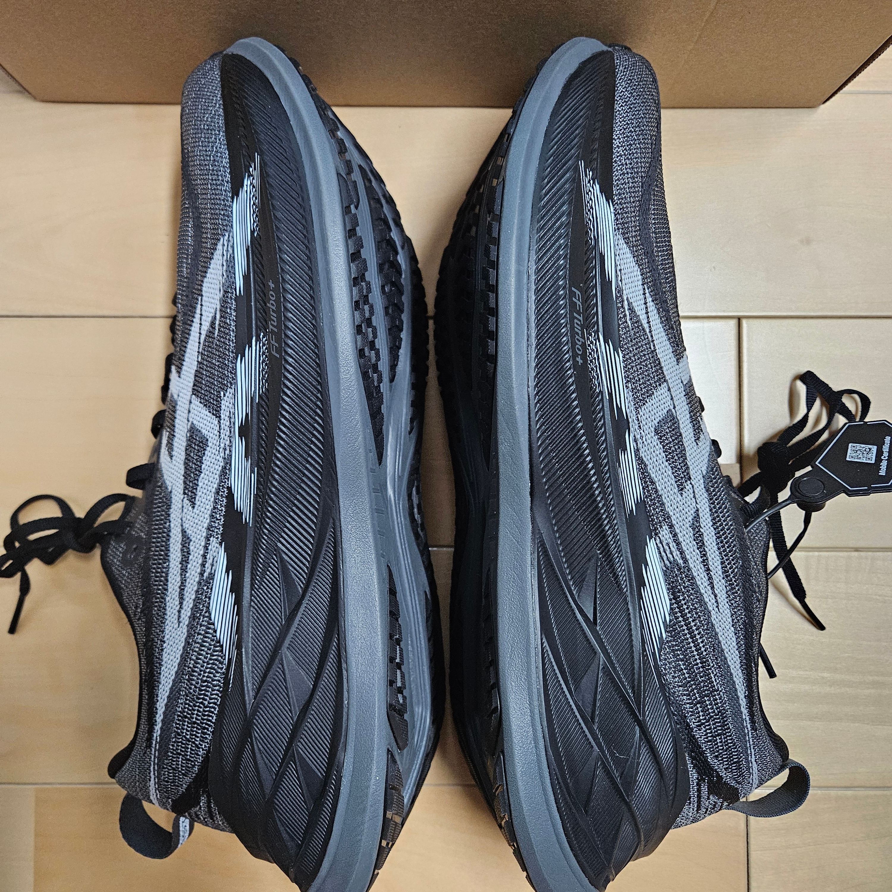 Asics Superblast 2 Black White 착용 스타일 - 8