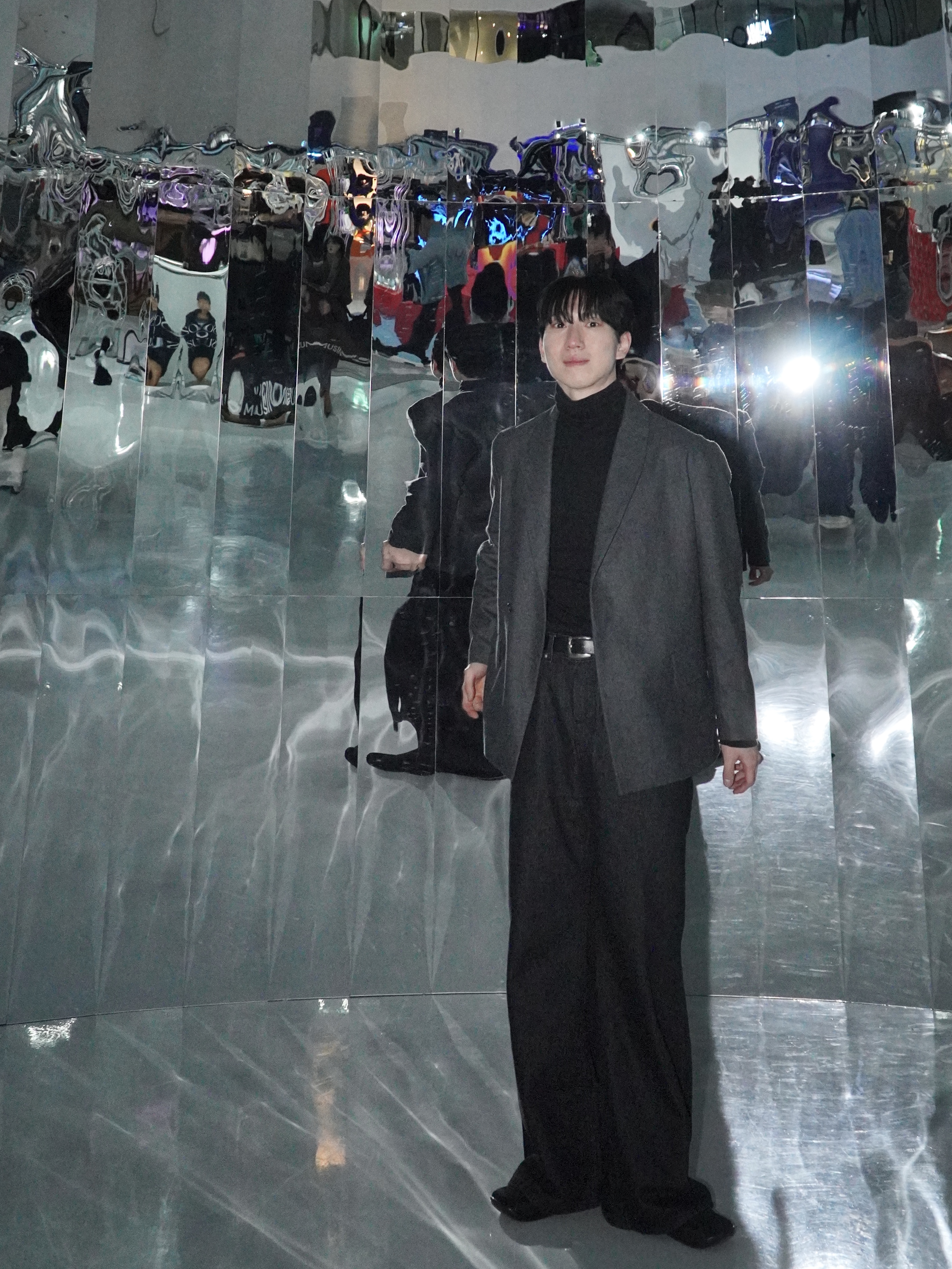 Pemont Square Black 착용 스타일 - 1
