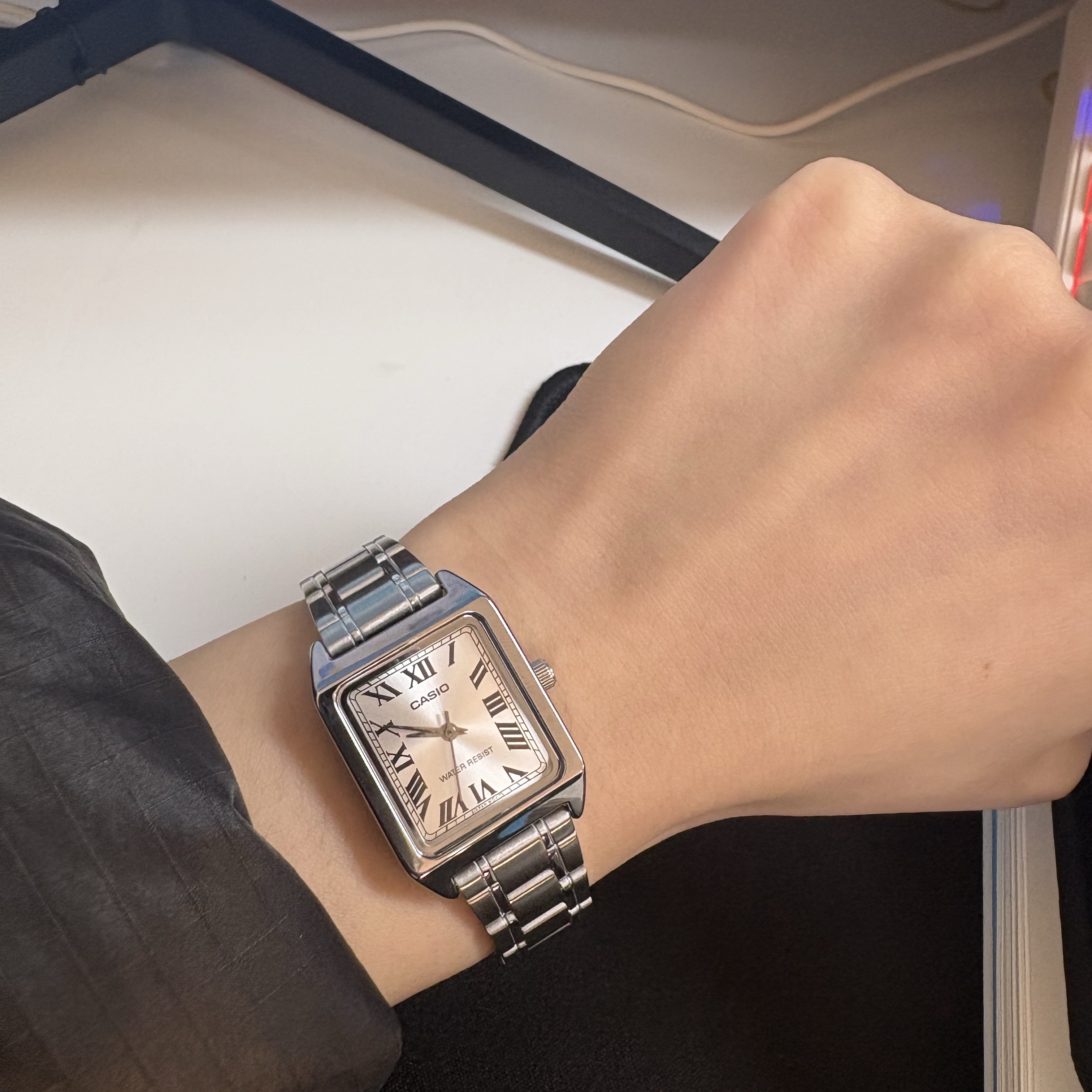 Casio LTP-V007D-7B 착용 스타일