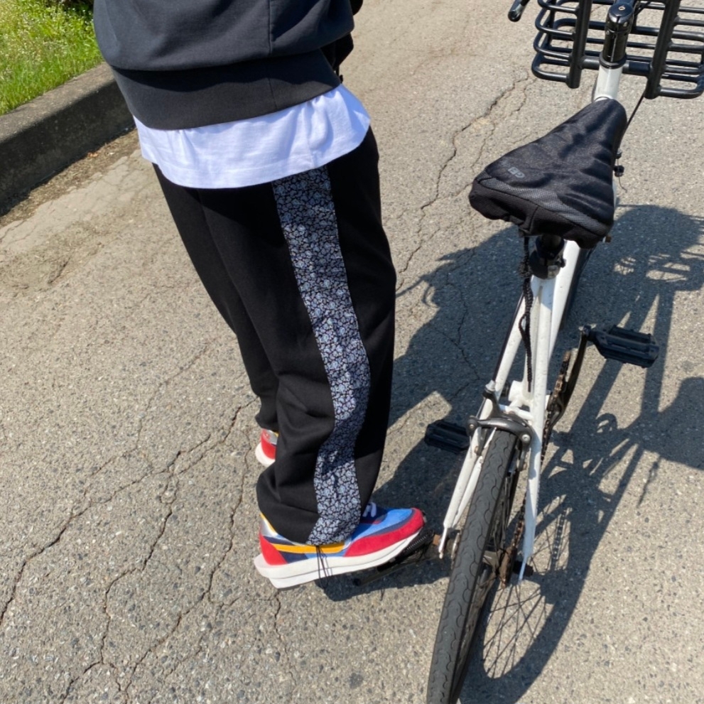 Nike x Sacai LDWaffle Blue Multi 착용 스타일 - 2