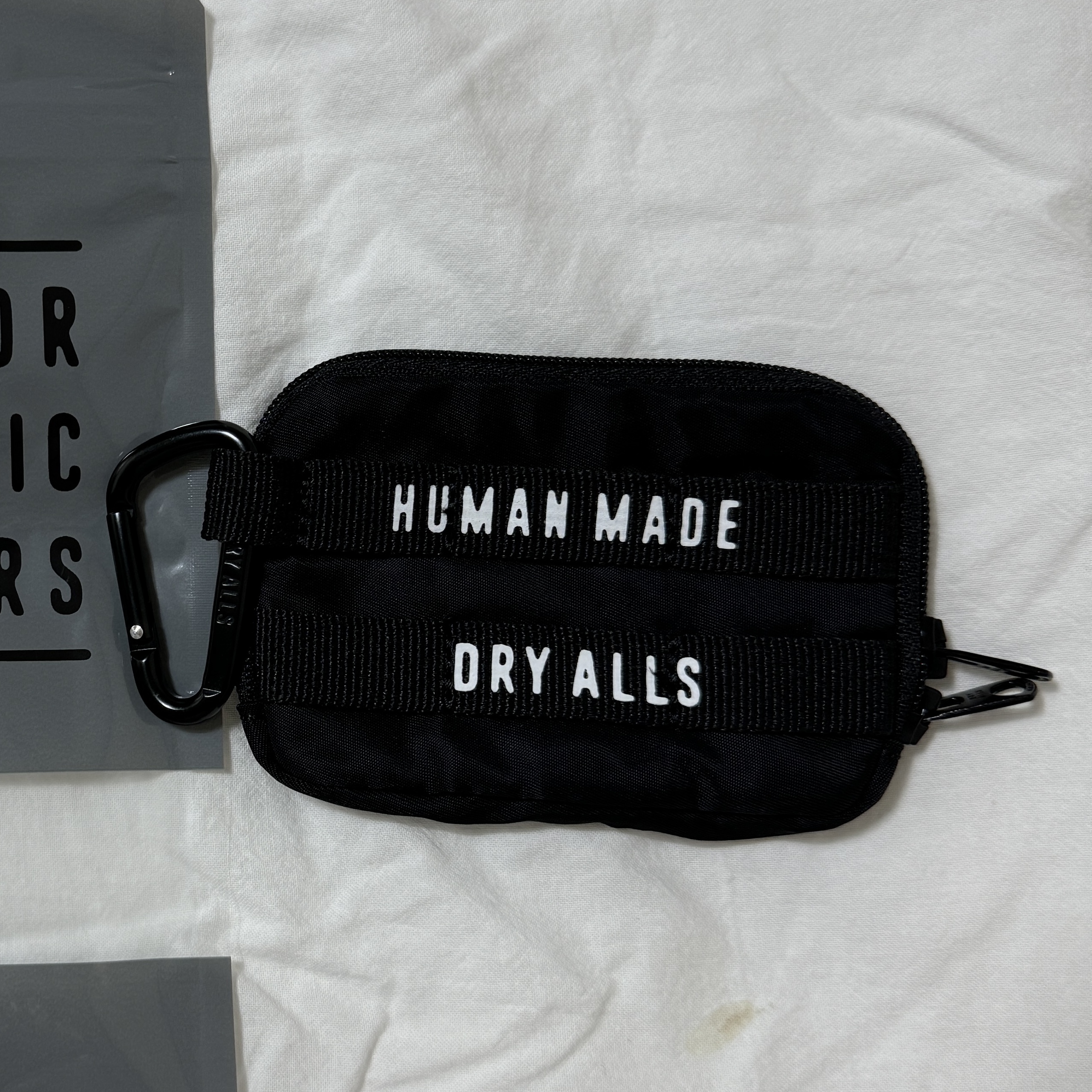 Human Made Military Card Case Black, Human Made Heart Carabiner Silver 착용 스타일 - 3