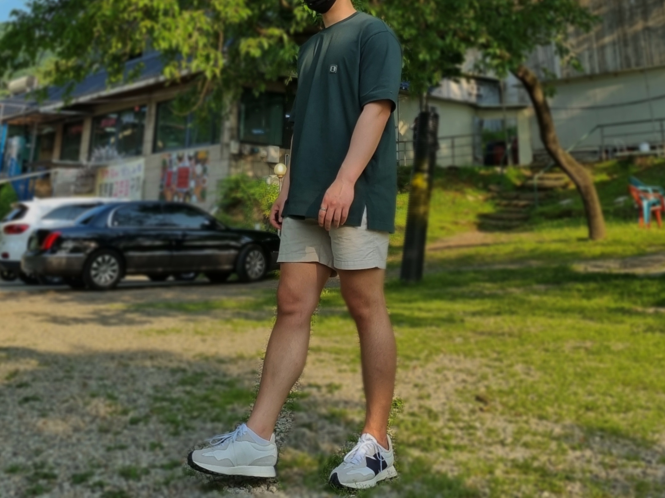 New Balance 327 White Black, Solid Homme Gradient Back Logo T-Shirt Green - 23SS 착용 스타일