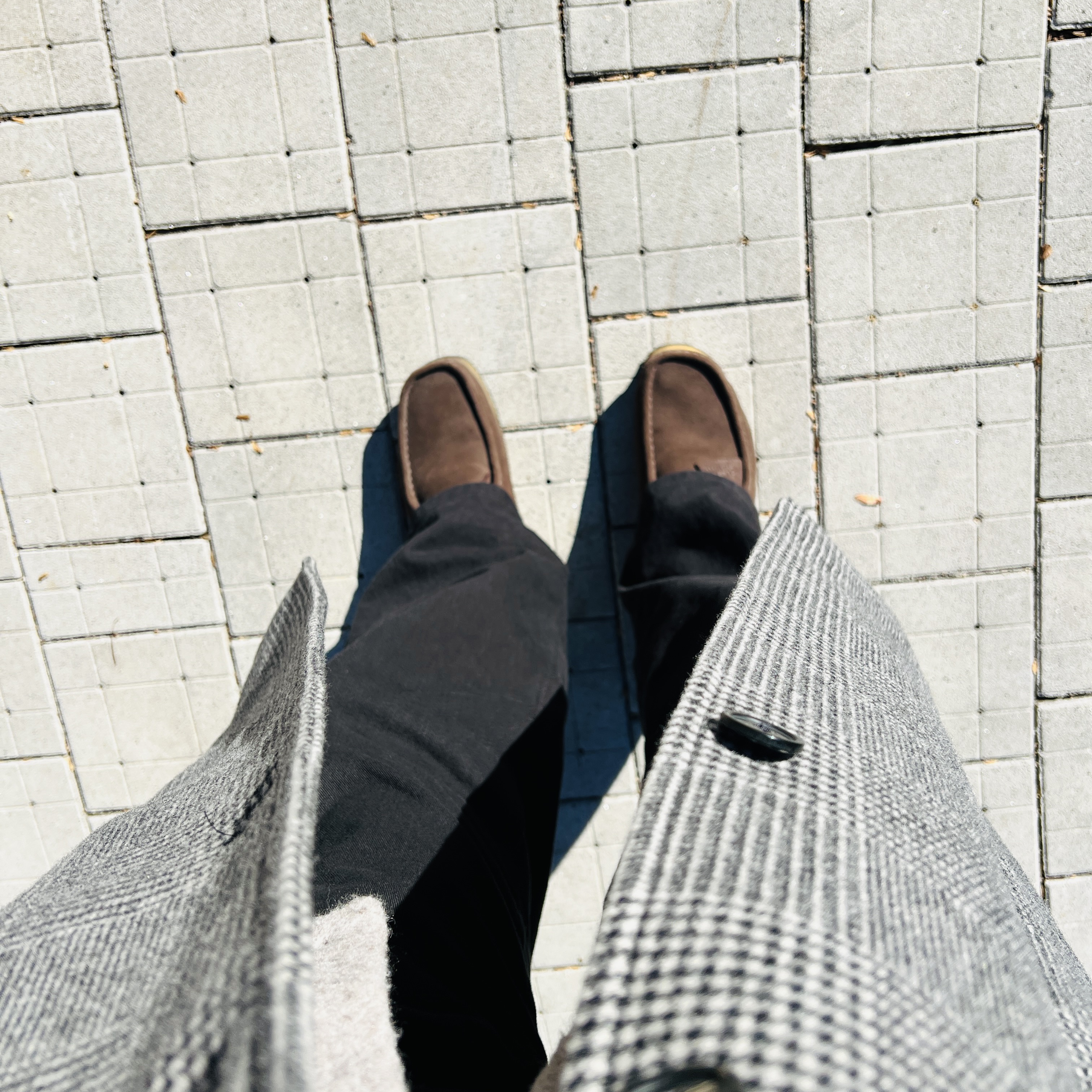Clarks Wallabee Dark Brown Suede 착용 스타일