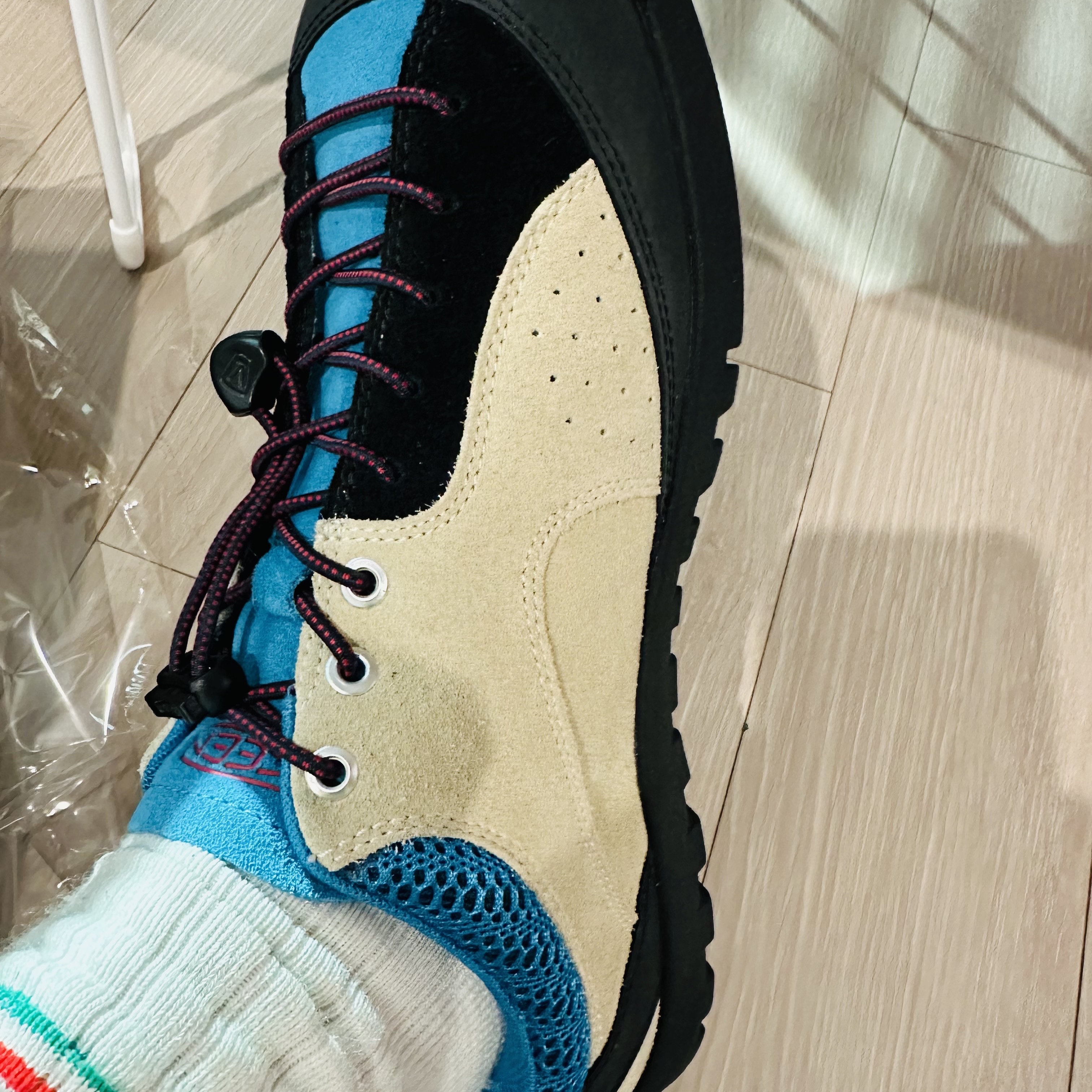 Keen Jasper Rocks SP Sneakers Beige 착용 스타일