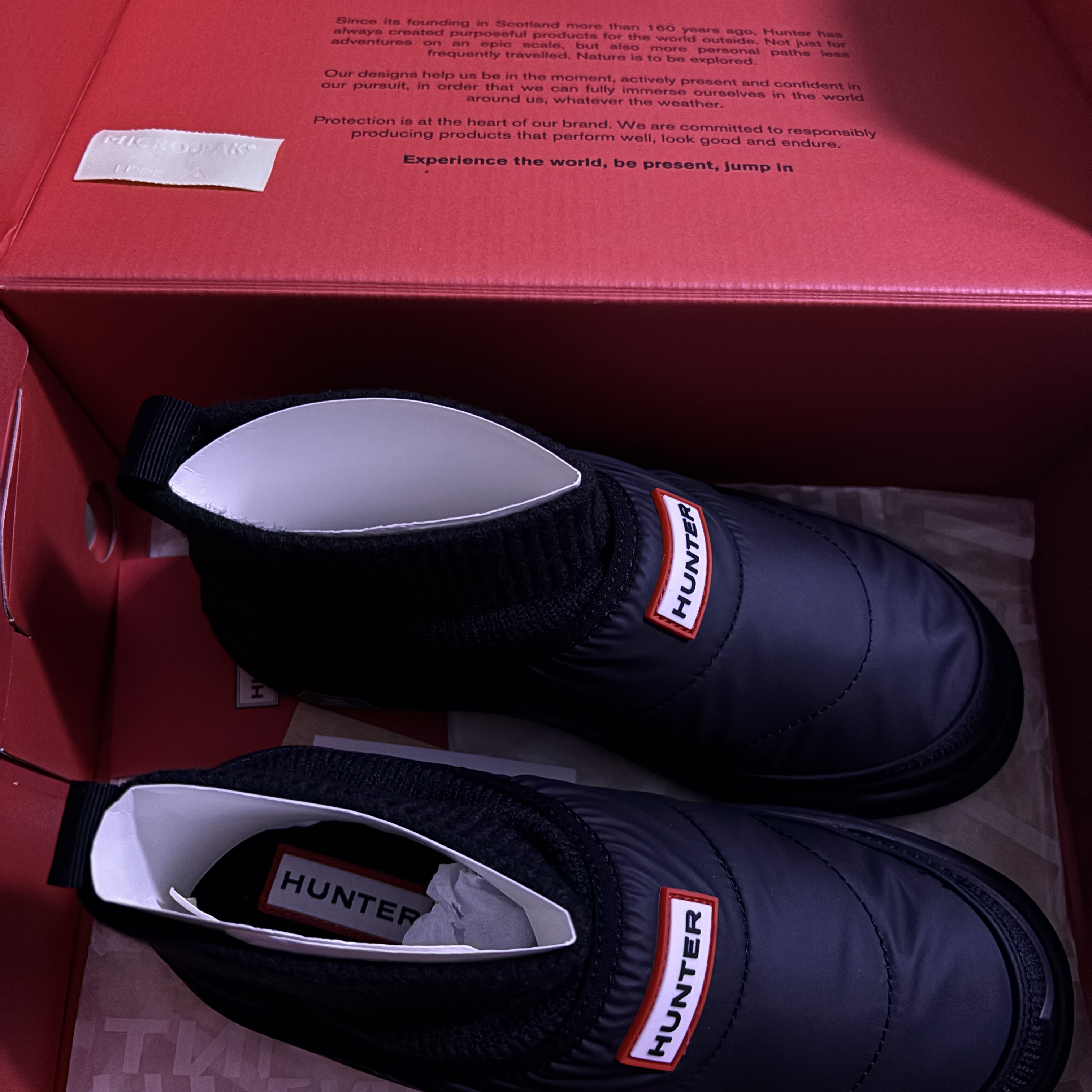 (W) Hunter In Out Puffer Knit Cuff Boots Black 착용 스타일