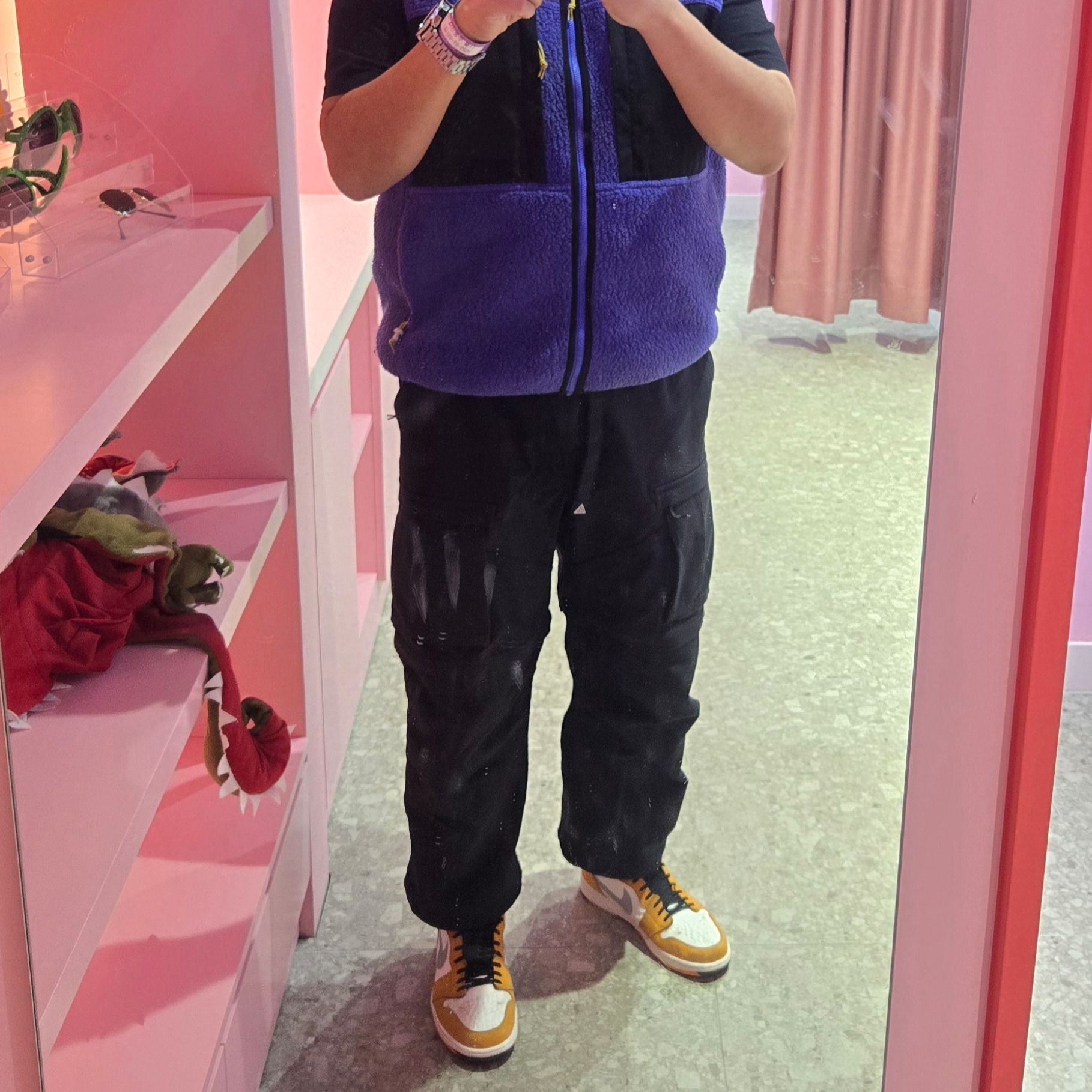 Nike ACG Smith Summit Cargo Pants Black Anthracite - Asia, Jordan 1 Element Gore-Tex Light Curry 착용 스타일