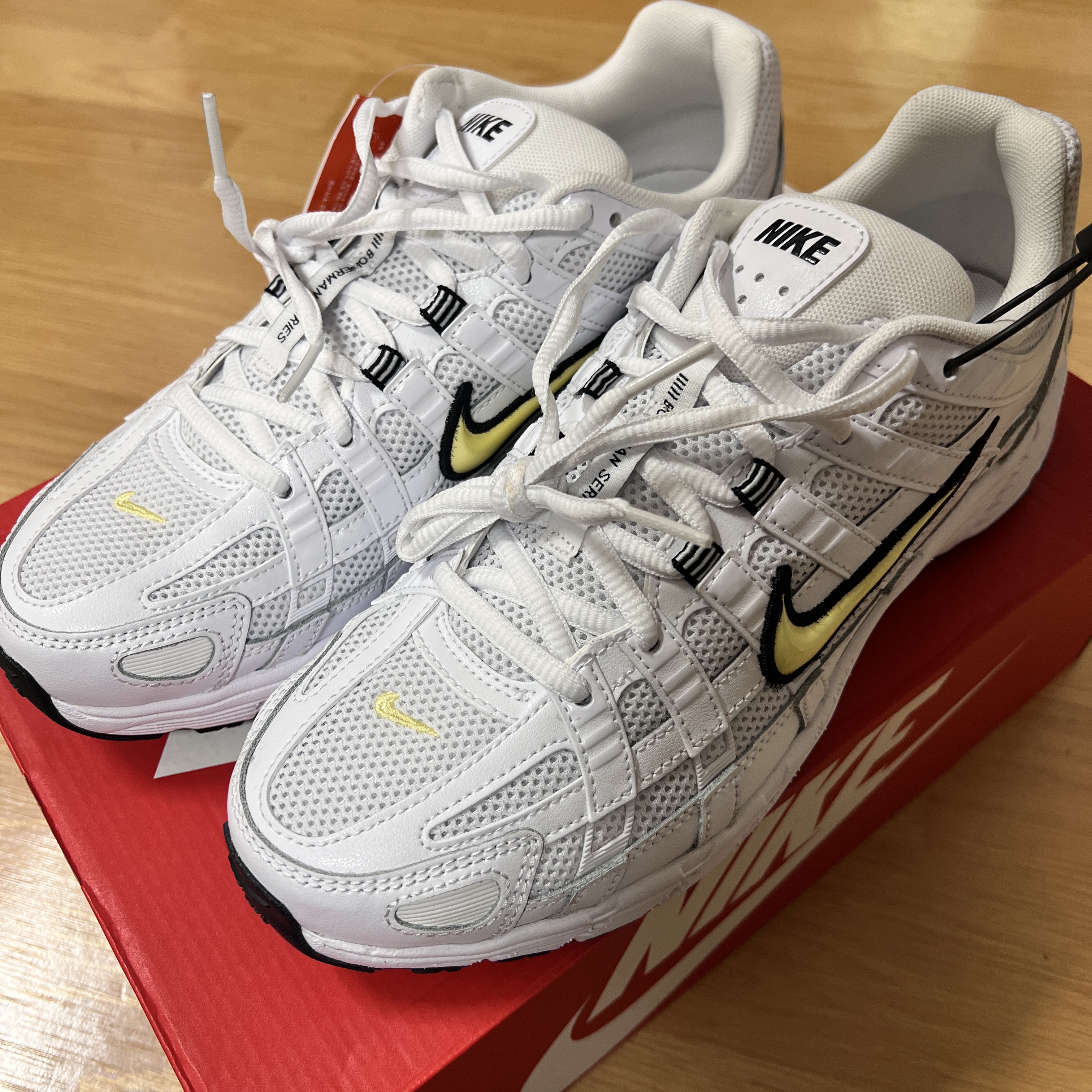 Nike P-6000 White Lemon Chiffon 착용 스타일