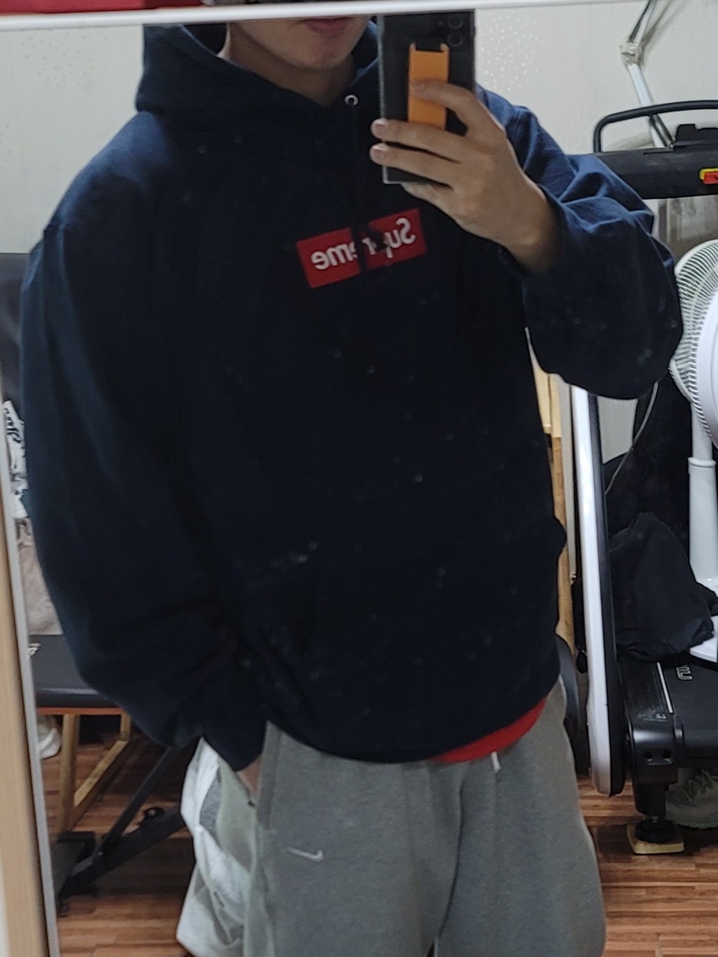 Supreme Box Logo Hooded Sweatshirt Navy - 24FW 착용 스타일 - 2