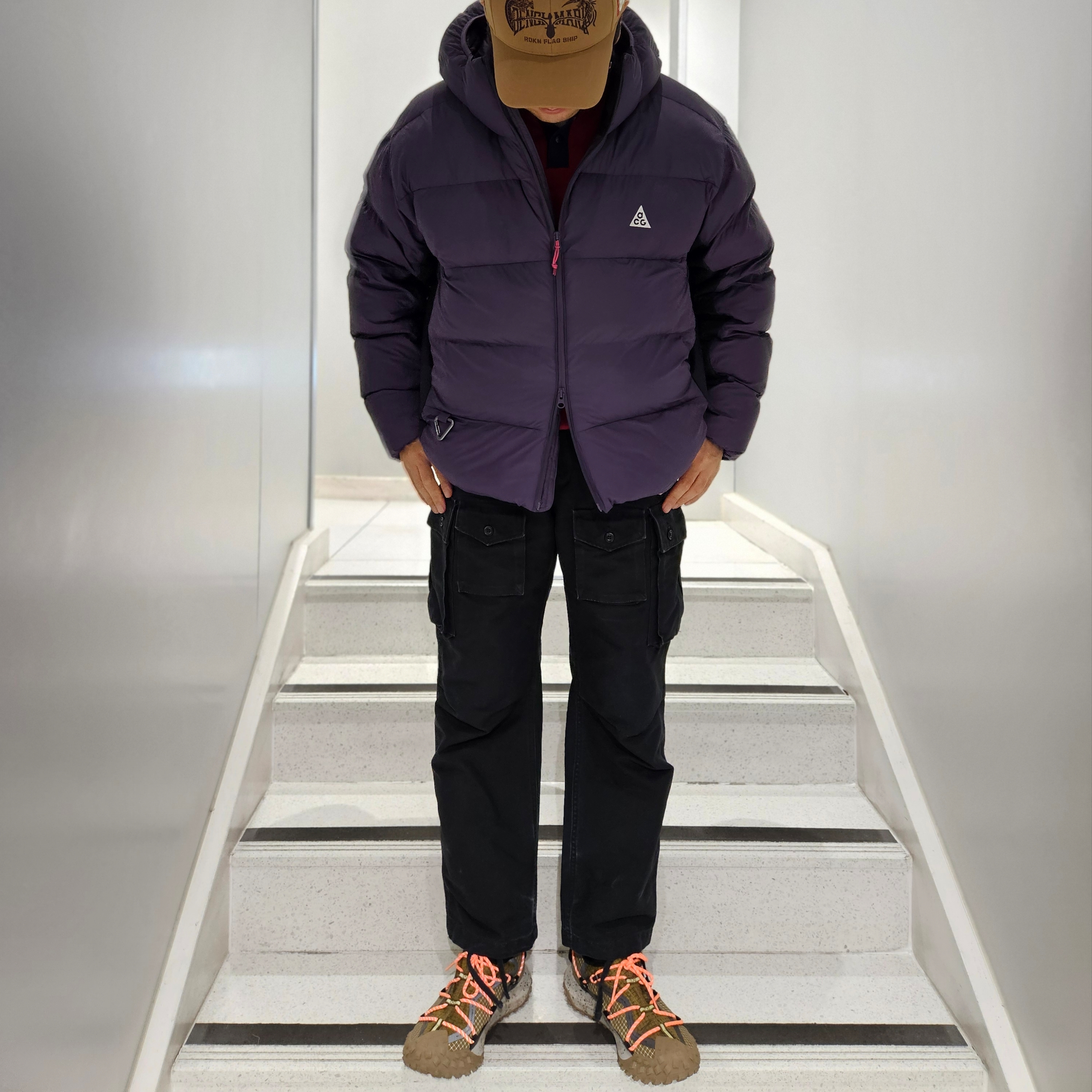 Nike ACG Therma-Fit ADV Lunar Lake Loose Hooded Jacket Dark Raisin Black - Asia, Nike ACG Mountain Fly Low Gore-Tex SE Hazel Rush 착용 스타일 - 7