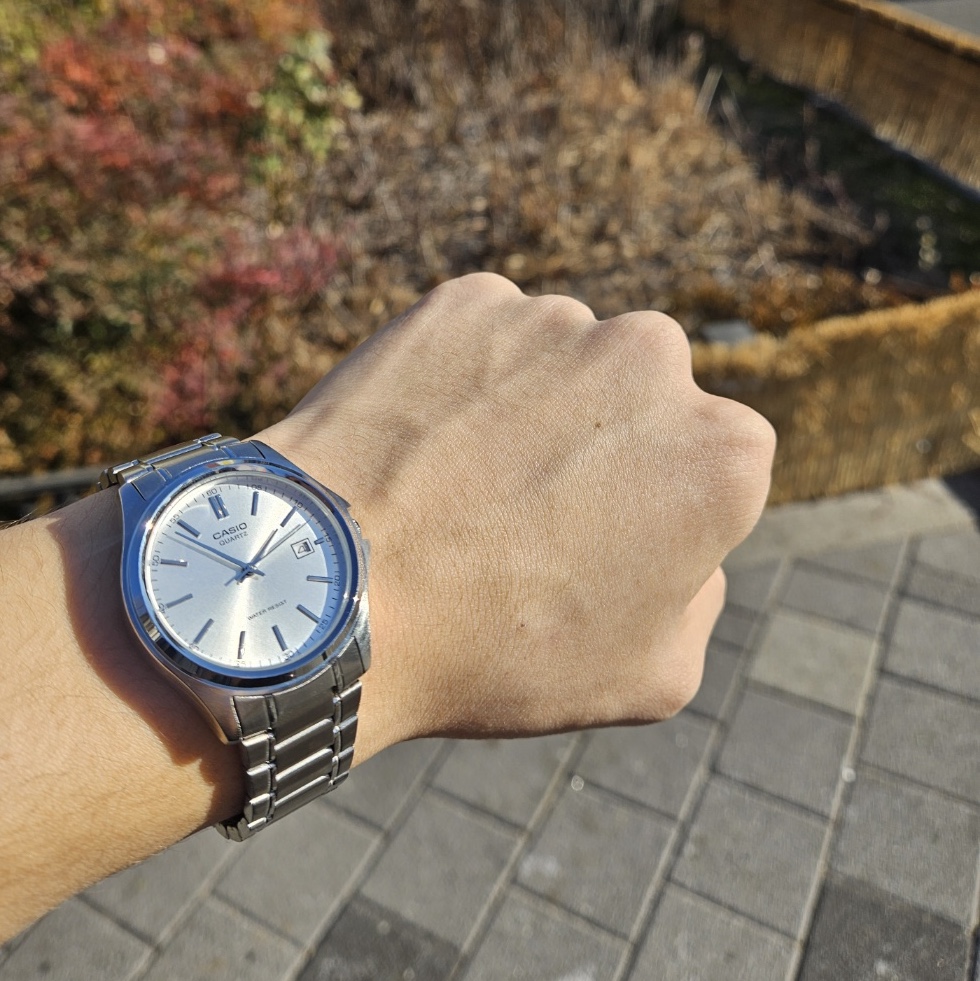 Casio MTP-1183A-7A 착용 스타일