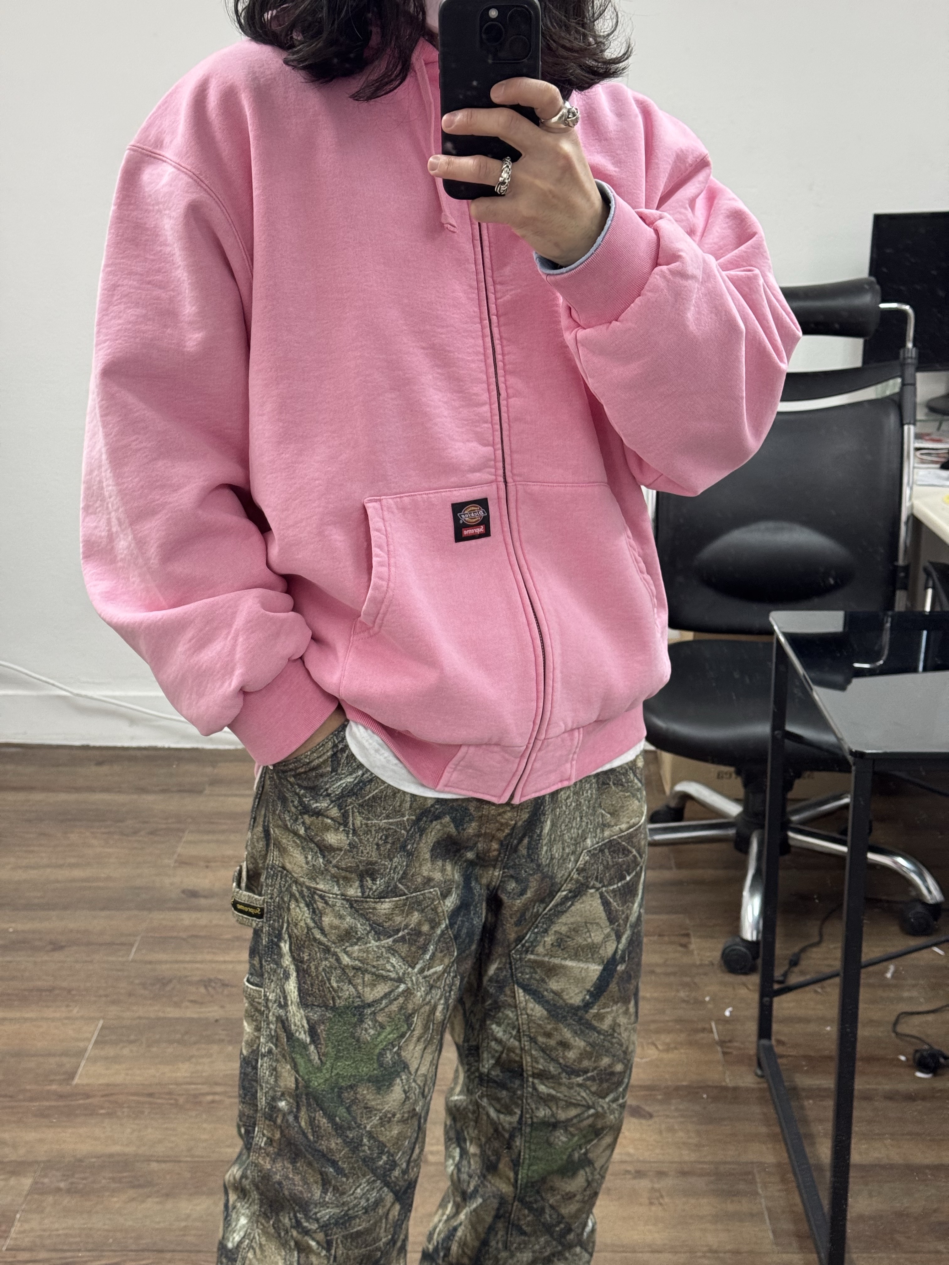 Supreme x MM6 Maison Margiela Zip Up Hooded Sweatshirt Ash Grey - 24SS, Supreme x Hysteric Glamour Mohair Zip Up Hooded Sweater Black - 24FW 착용 스타일 - 8