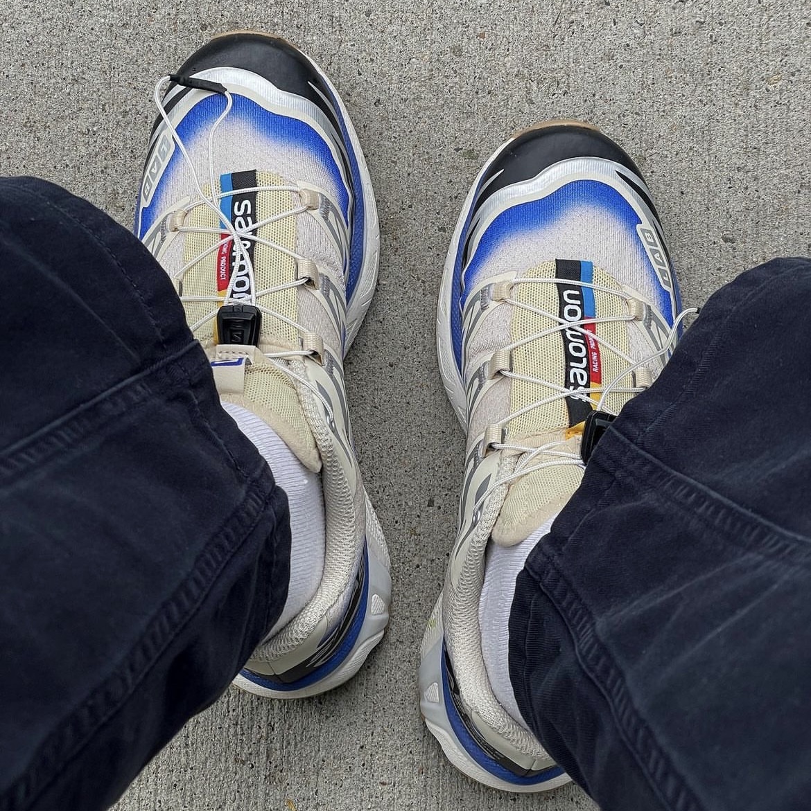 Salomon XT-6 Skyline Bleached Sand Dazzling Blue 착용 스타일