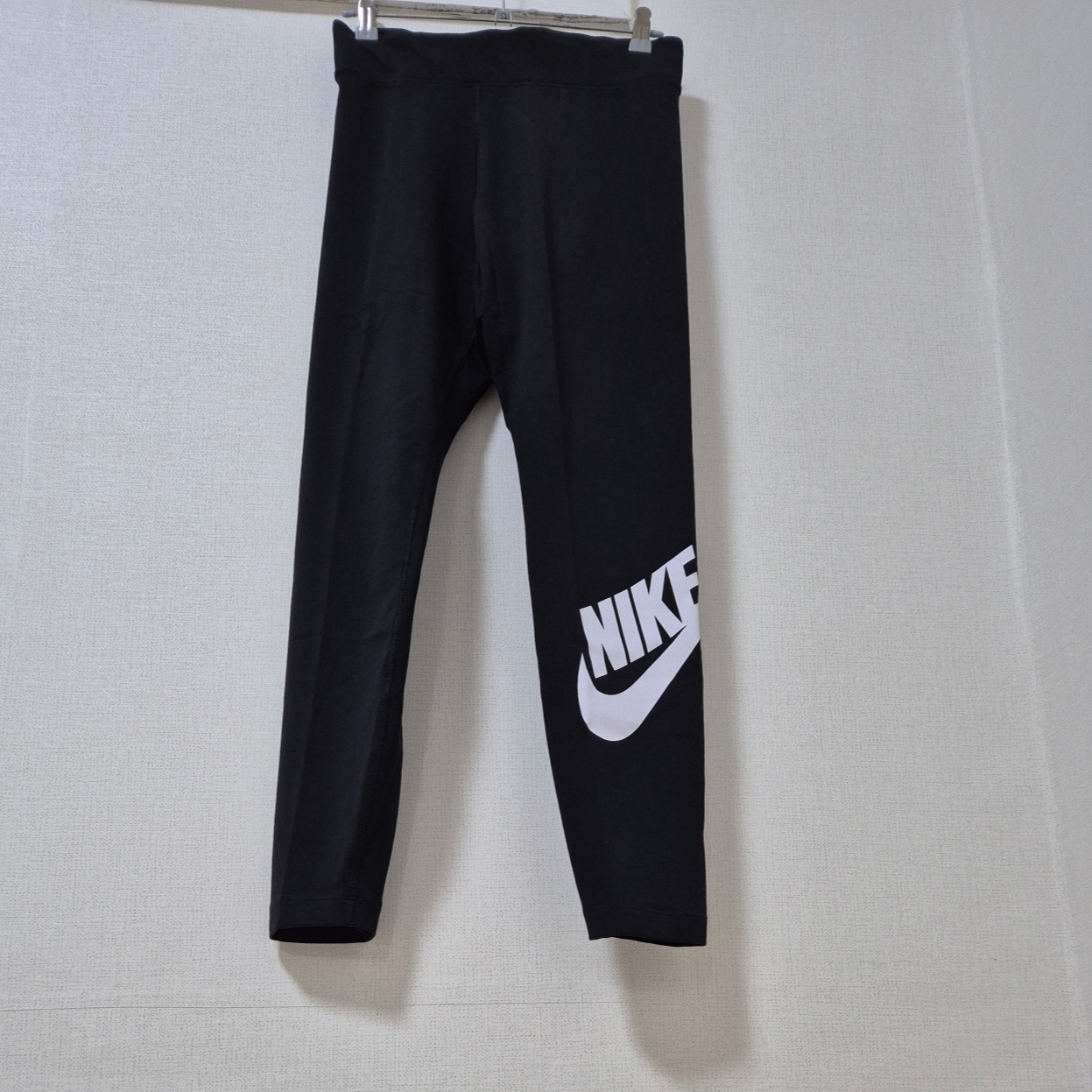 (W) Nike NSW Essential High Waist Leggings Black - Asia 착용 스타일 - 2