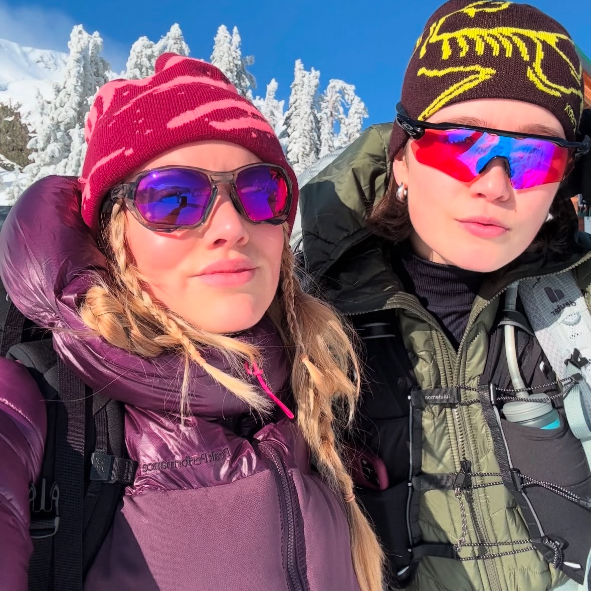 Arc'teryx Grotto Toque Bordeaux 착용 스타일 - 2