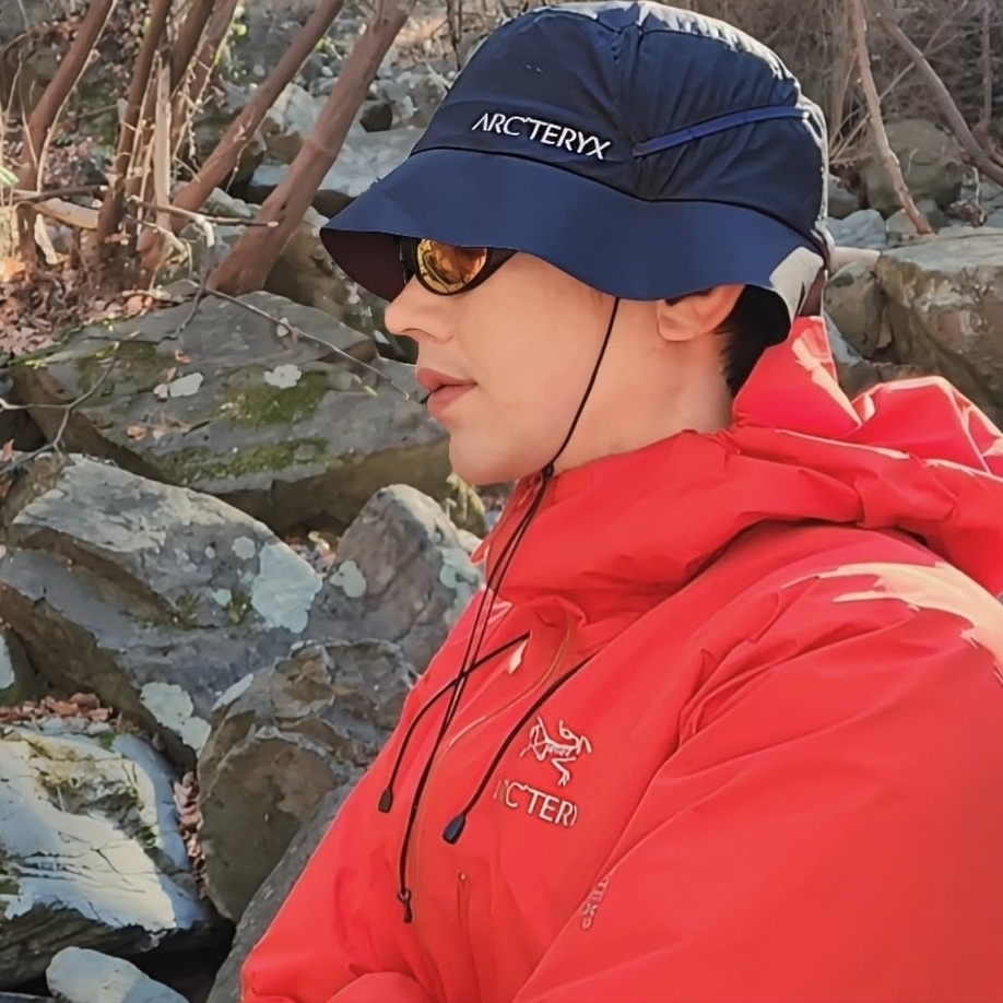Arc'teryx Sinsolo Hat Black, Arc'teryx Beta AR Jacket Heritage 착용 스타일 - 3